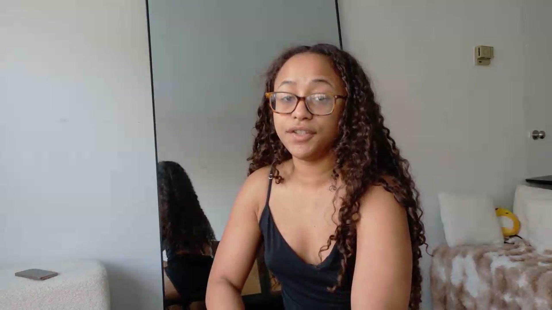 Gallery image thumbnail from BestAssonMFC's myfreecams stream on, 08/09/2026, 17:08 image 7 of 20