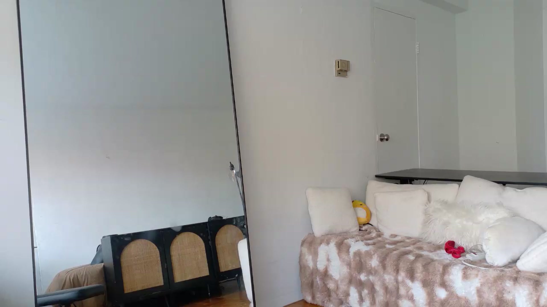 Gallery image thumbnail from BestAssonMFC's myfreecams stream on, 08/09/2026, 17:08 image 12 of 20