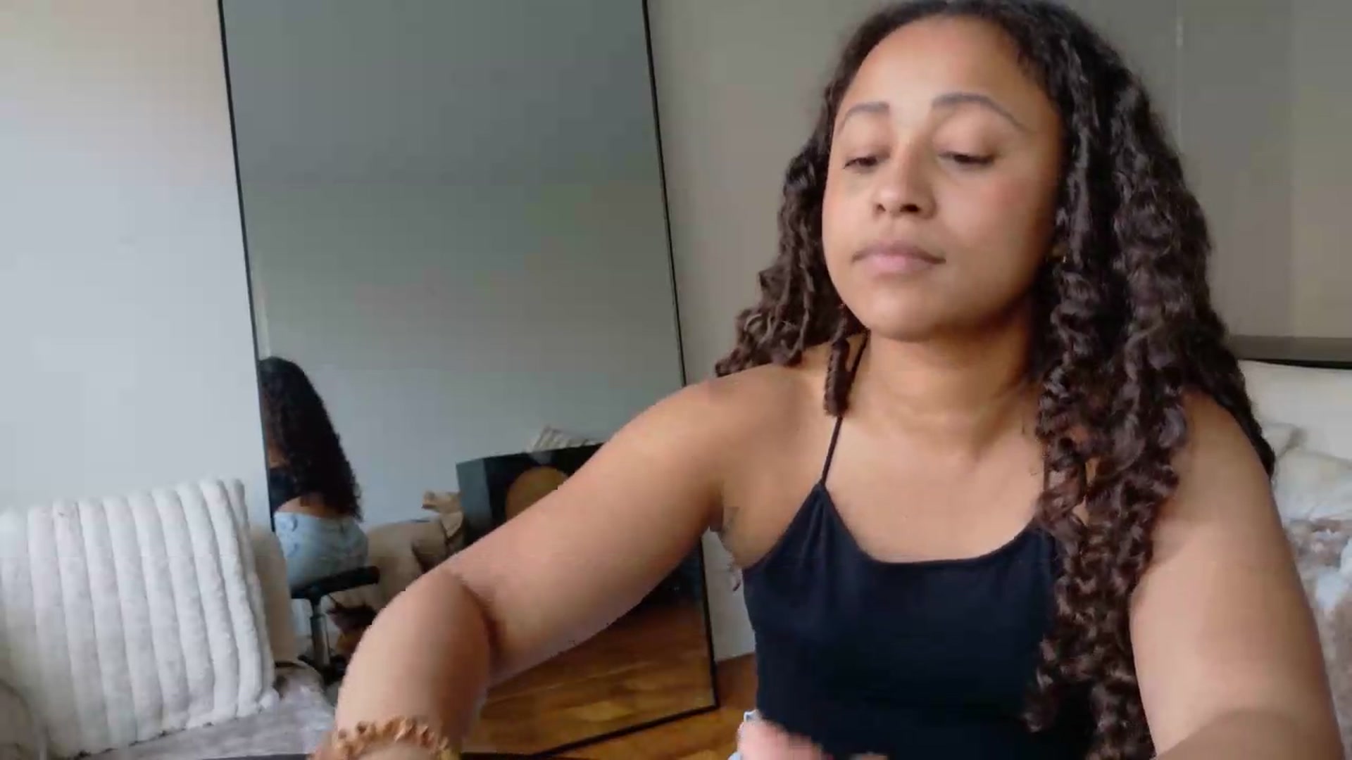 Gallery image thumbnail from BestAssonMFC's myfreecams stream on, 08/13/2026, 18:46 image 12 of 20