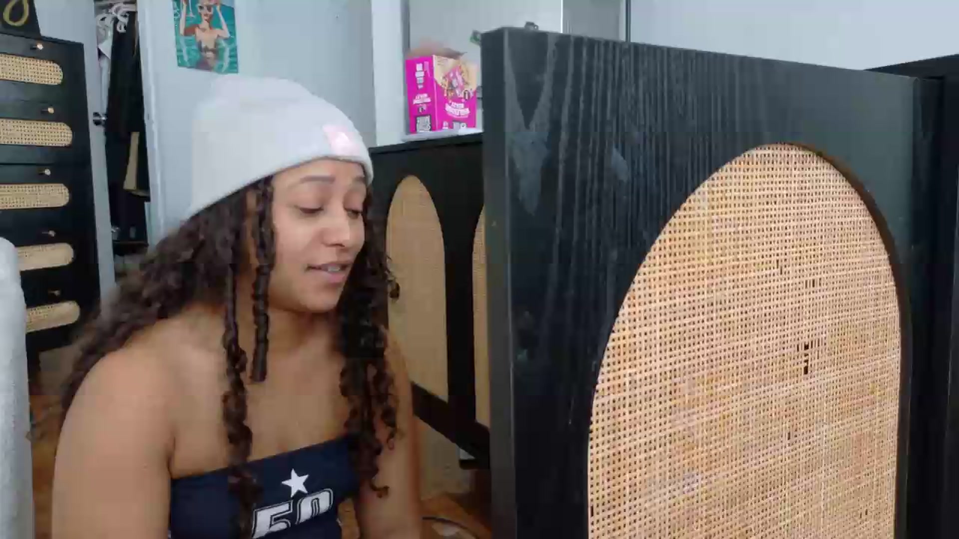 Gallery image thumbnail from BestAssonMFC's myfreecams stream on, 08/15/2026, 18:11 image 14 of 20