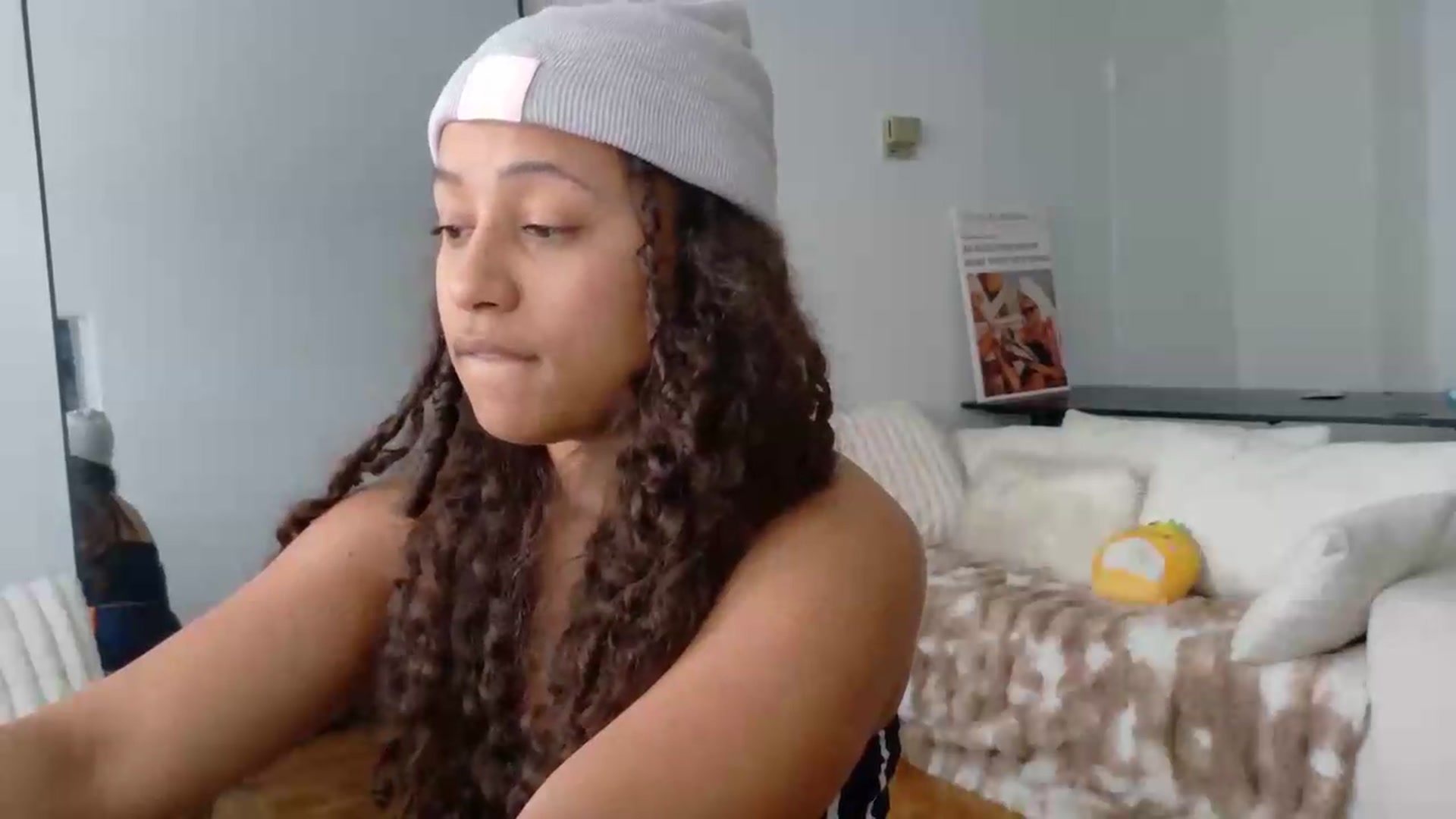 Gallery image thumbnail from BestAssonMFC's myfreecams stream on, 08/15/2026, 18:11 image 17 of 20