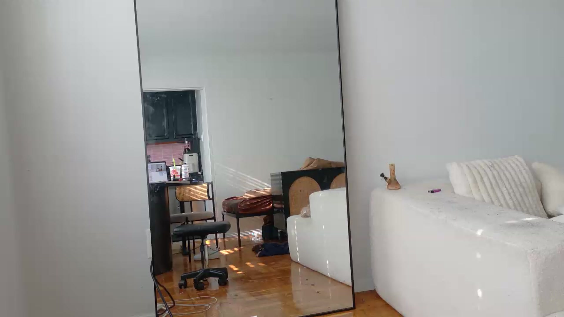 Gallery image thumbnail from BestAssonMFC's myfreecams stream on, 08/18/2026, 13:04 image 10 of 20
