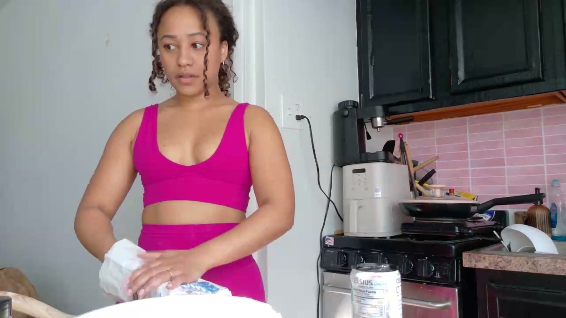 Gallery image thumbnail from BestAssonMFC's myfreecams stream on, 08/18/2026, 14:04 image 7 of 20