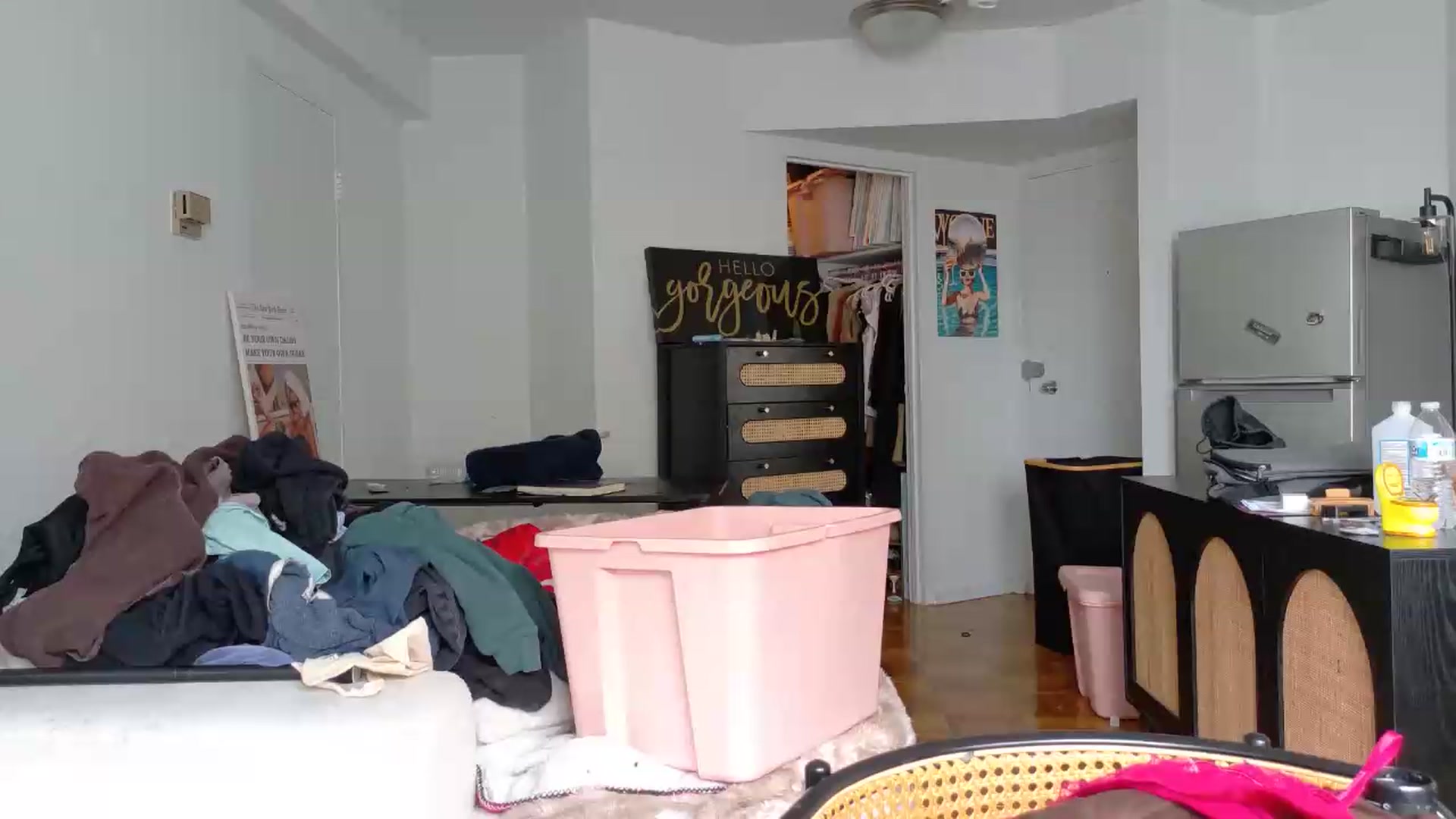 Gallery image thumbnail from BestAssonMFC's myfreecams stream on, 08/18/2026, 16:21 image 17 of 20