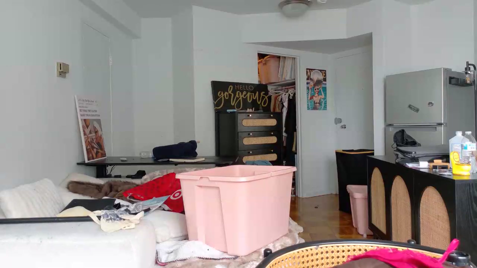 Gallery image thumbnail from BestAssonMFC's myfreecams stream on, 08/18/2026, 16:21 image 16 of 20