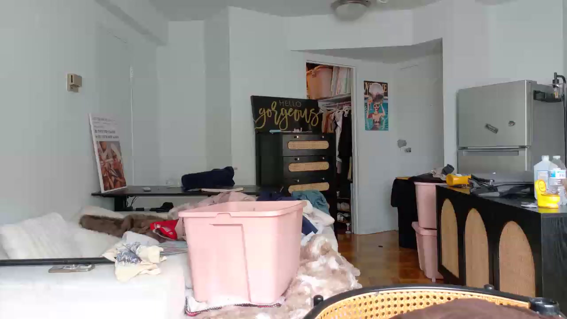 Gallery image thumbnail from BestAssonMFC's myfreecams stream on, 08/18/2026, 16:21 image 14 of 20
