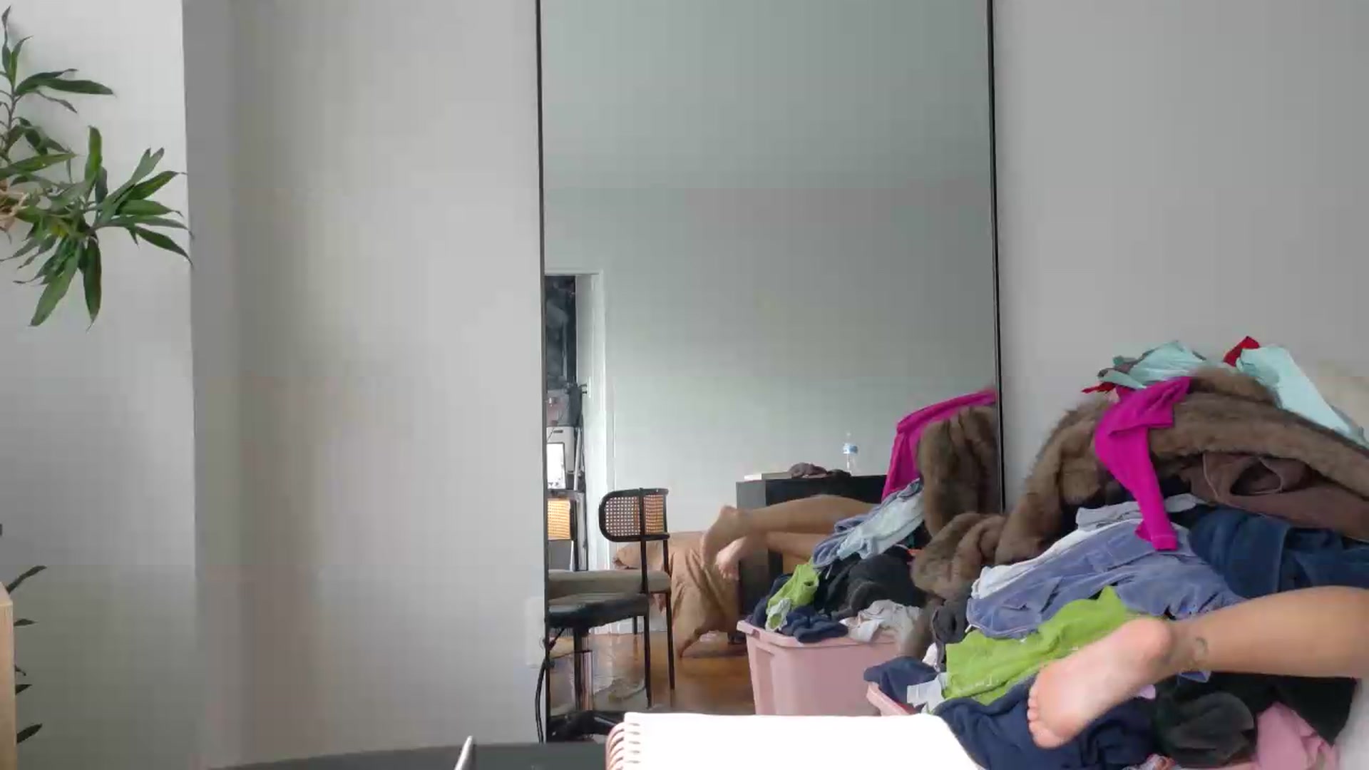 Gallery image thumbnail from BestAssonMFC's myfreecams stream on, 08/18/2026, 19:32 image 16 of 20