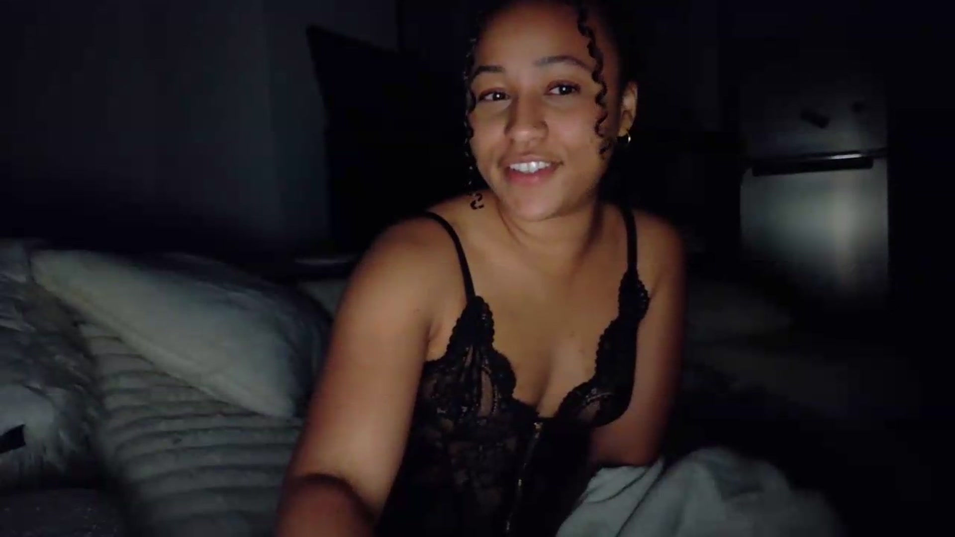 Gallery image thumbnail from BestAssonMFC's myfreecams stream on, 08/19/2026, 06:29 image 17 of 20
