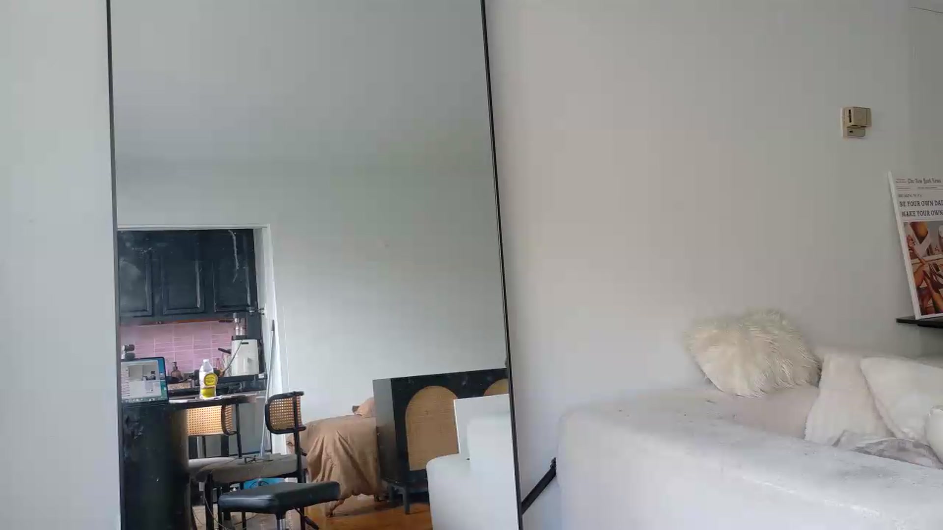 Gallery image thumbnail from BestAssonMFC's myfreecams stream on, 08/20/2026, 18:36 image 14 of 20