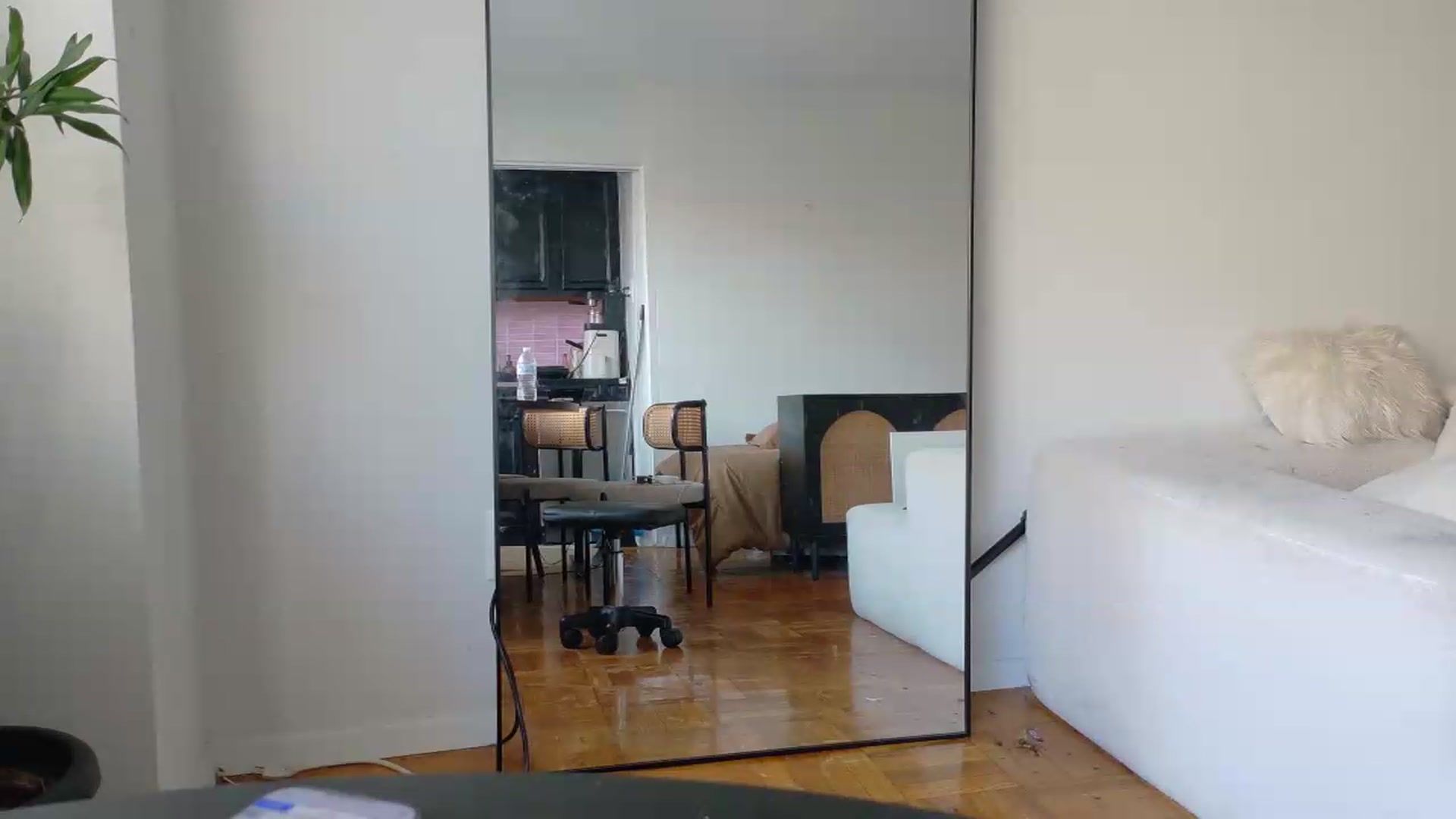 Gallery image thumbnail from BestAssonMFC's myfreecams stream on, 08/20/2026, 20:30 image 4 of 20
