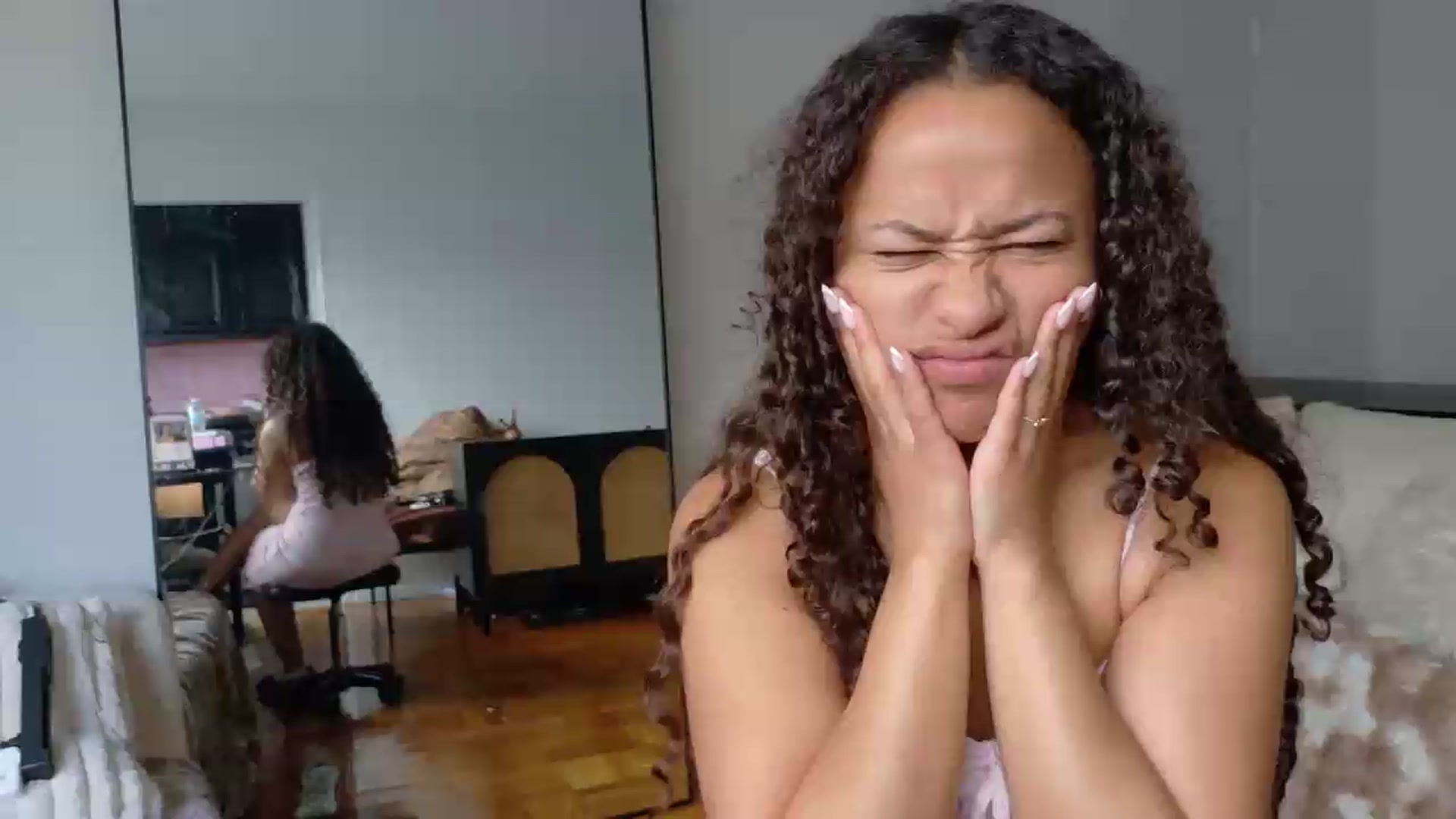 Gallery image thumbnail from BestAssonMFC's myfreecams stream on, 08/22/2026, 18:29 image 1 of 20