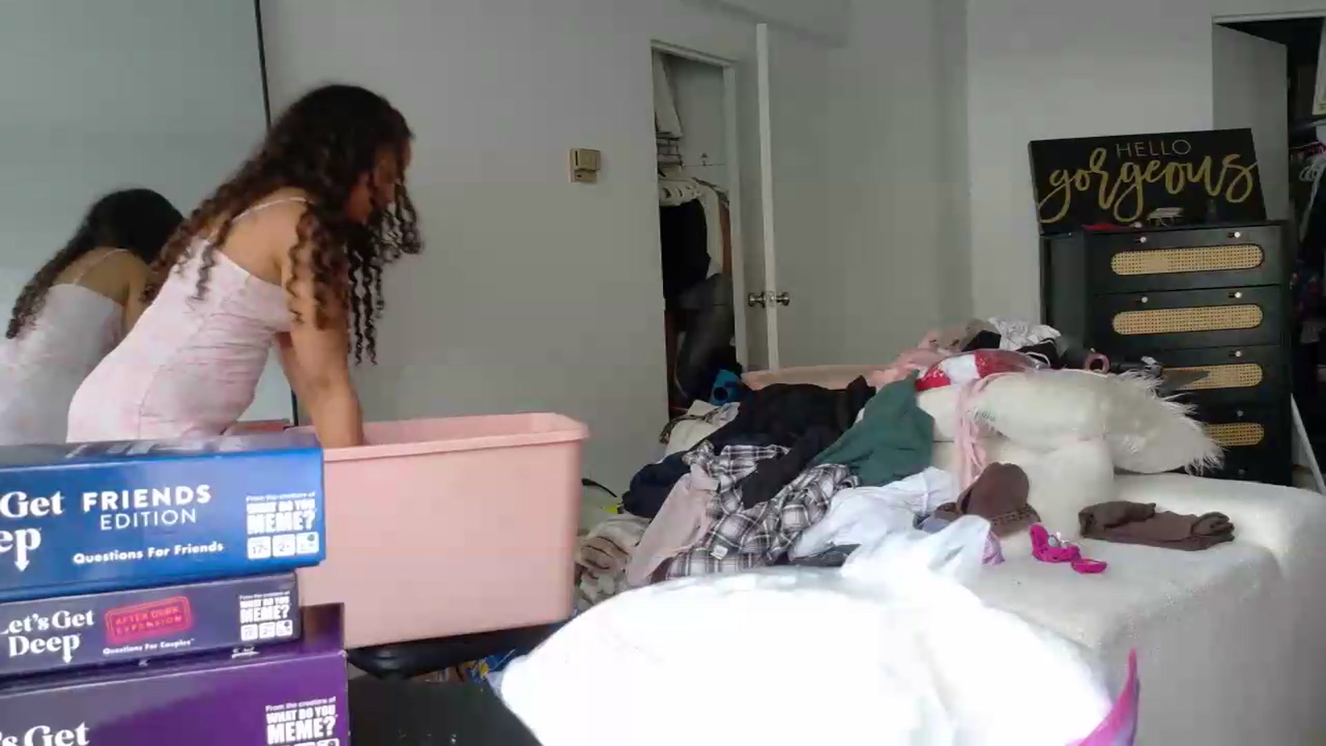 Gallery image thumbnail from BestAssonMFC's myfreecams stream on, 08/22/2026, 18:29 image 18 of 20