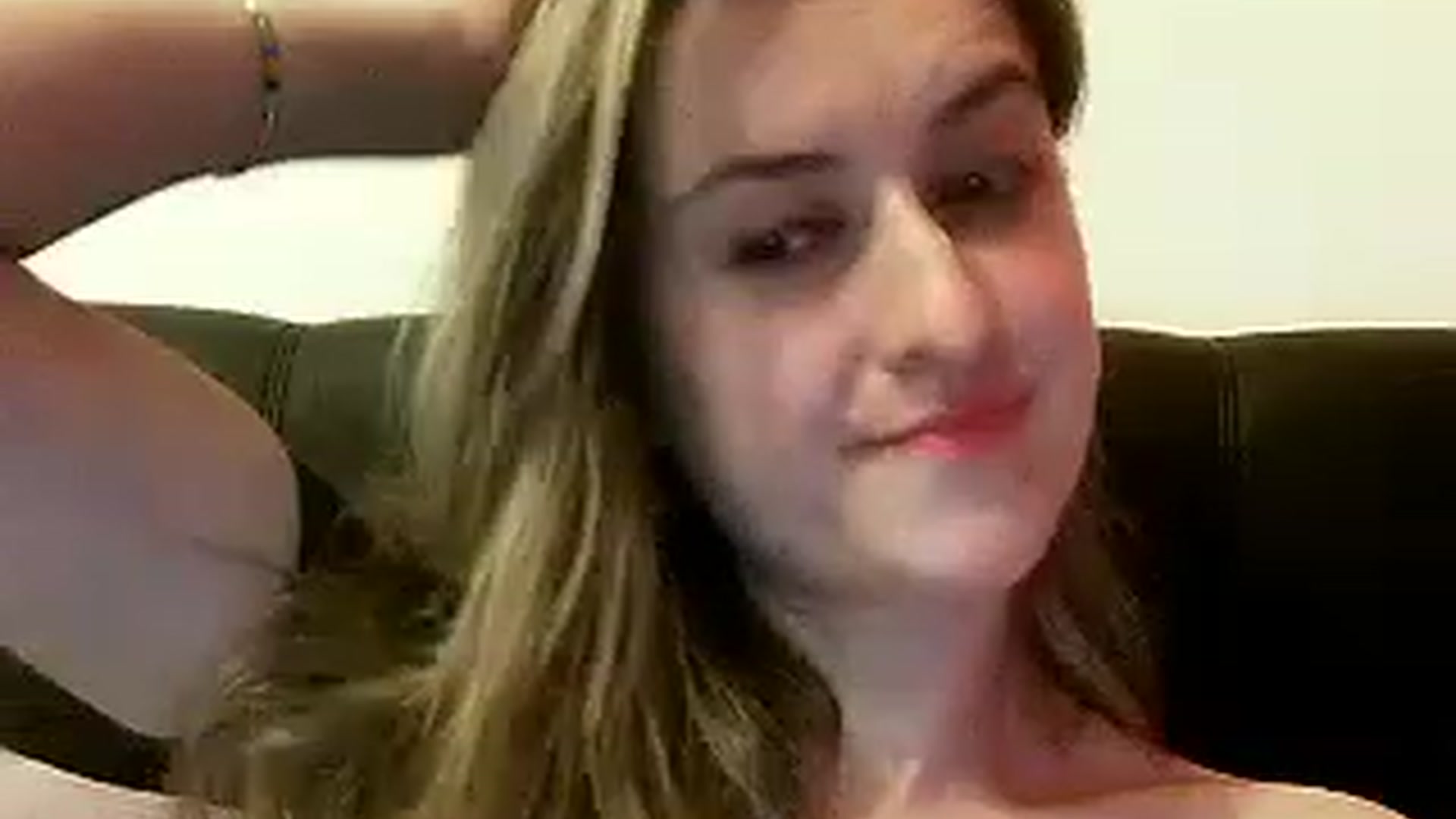 Gallery image thumbnail from BestDream's myfreecams stream on, 01/01/2023, 01:23 image 19 of 20