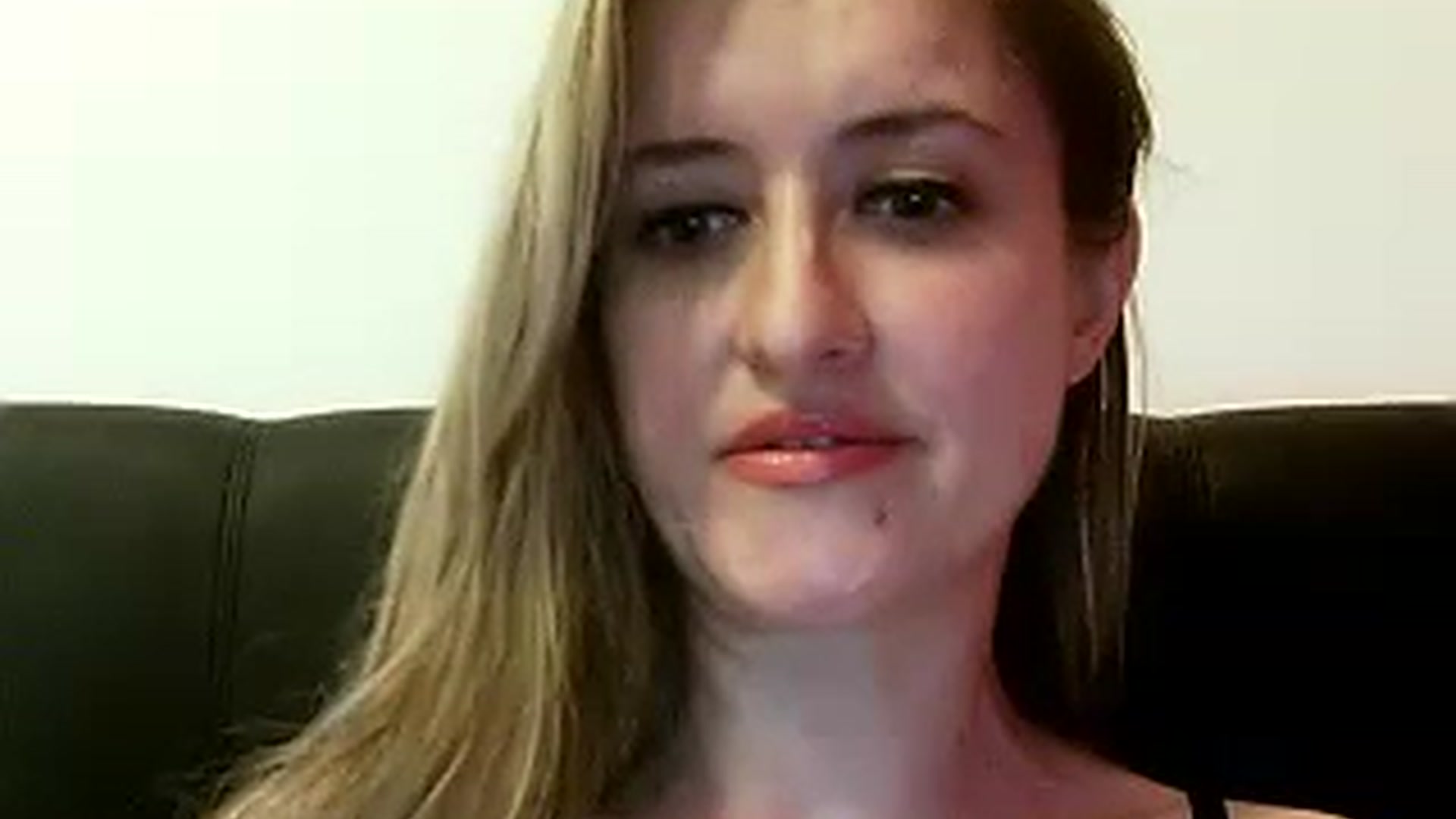 Gallery image thumbnail from BestDream's myfreecams stream on, 01/01/2023, 21:32 image 13 of 20