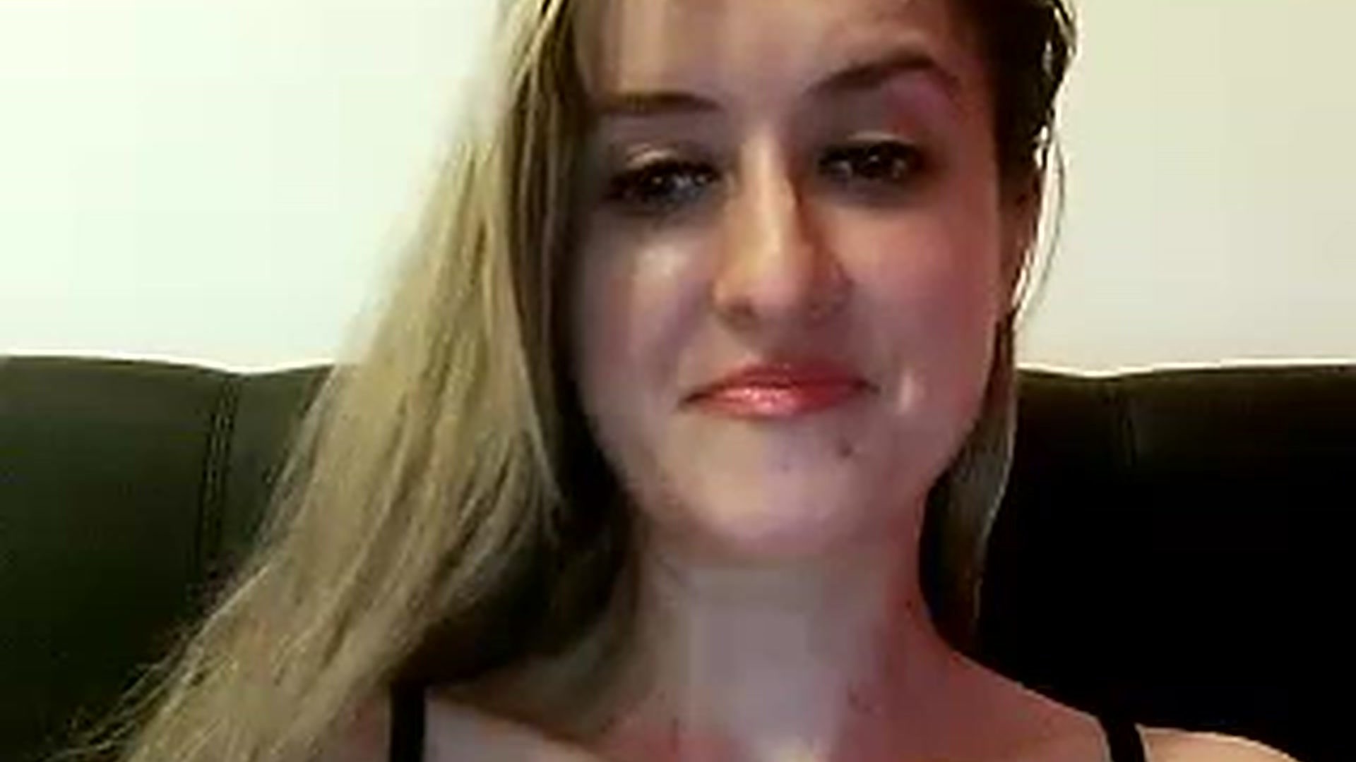 Gallery image thumbnail from BestDream's myfreecams stream on, 01/01/2023, 21:32 image 6 of 20