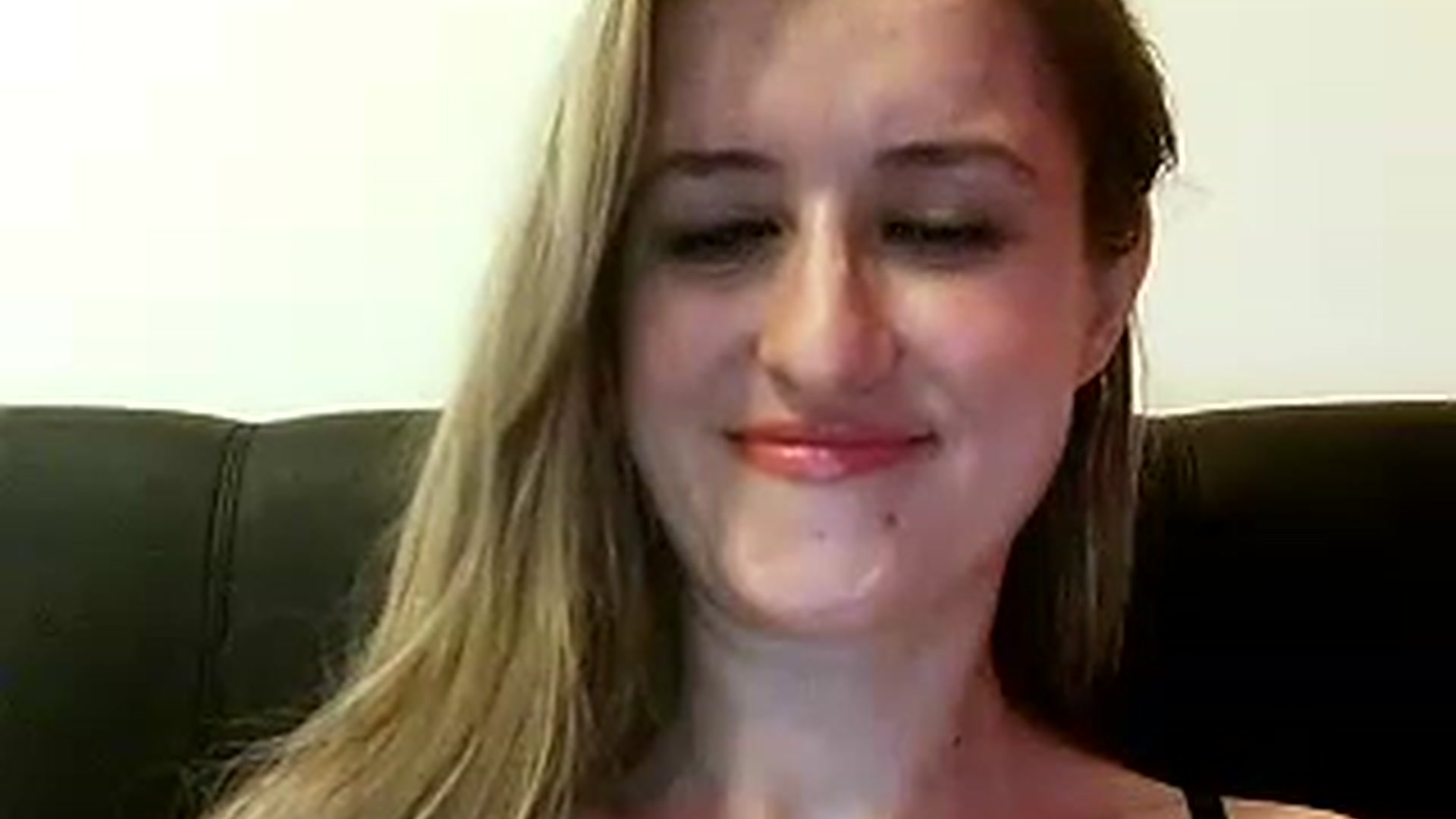 Gallery image thumbnail from BestDream's myfreecams stream on, 01/01/2023, 21:32 image 12 of 20