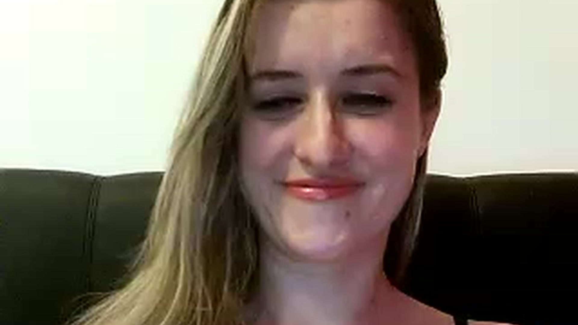 Gallery image thumbnail from BestDream's myfreecams stream on, 01/01/2023, 21:32 image 4 of 20