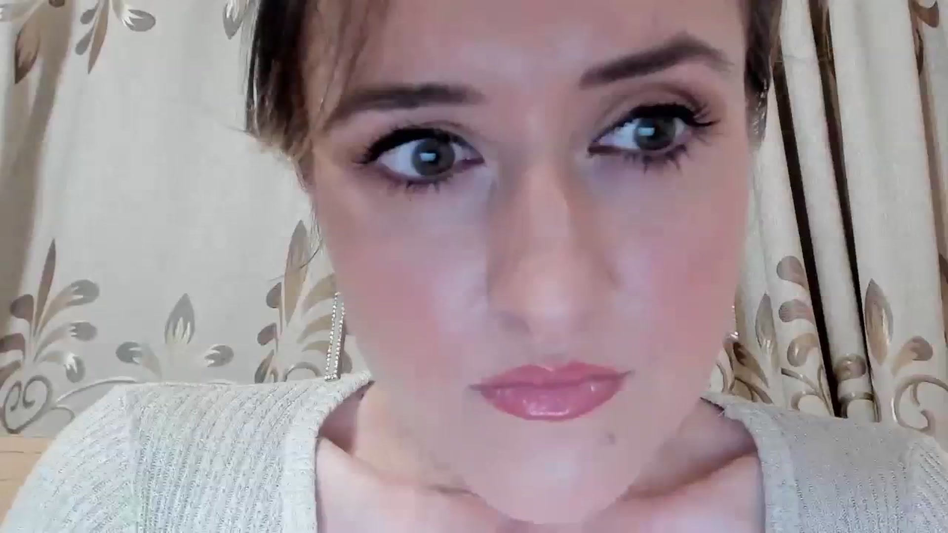 Gallery image thumbnail from BestDream's myfreecams stream on, 08/04/2023, 18:21 image 3 of 20