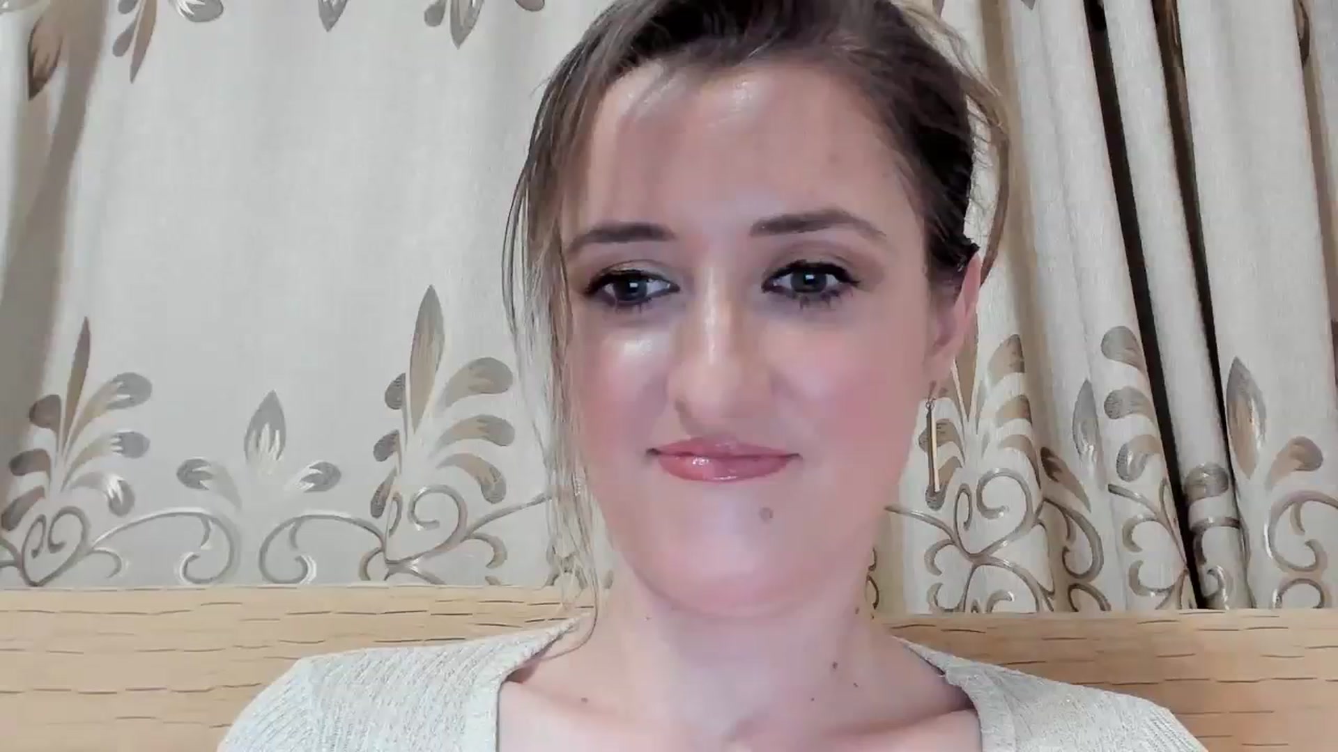 Gallery image thumbnail from BestDream's myfreecams stream on, 08/04/2023, 18:21 image 1 of 20