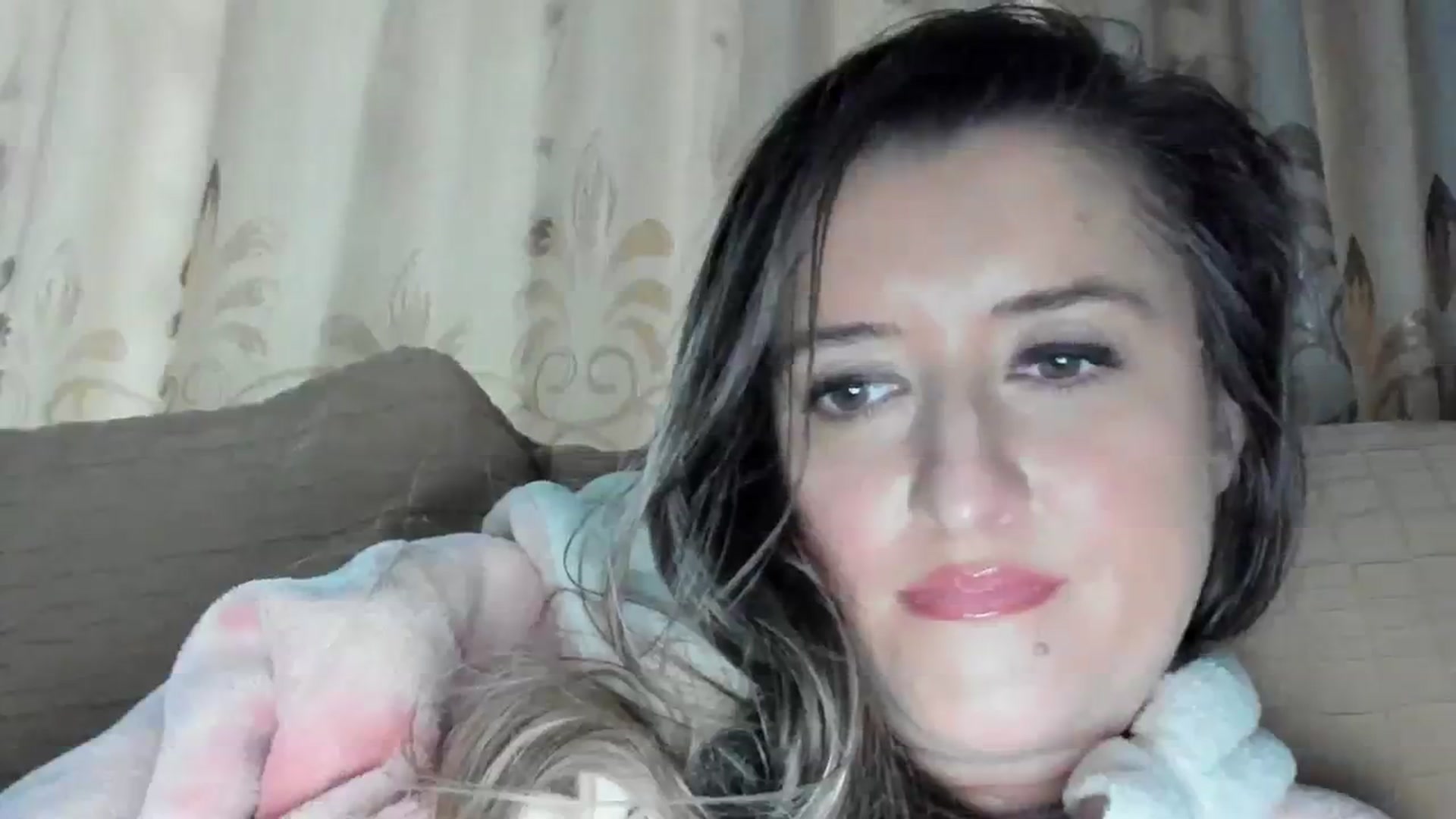 Gallery image thumbnail from BestDream's myfreecams stream on, 11/19/2023, 14:31 image 17 of 20