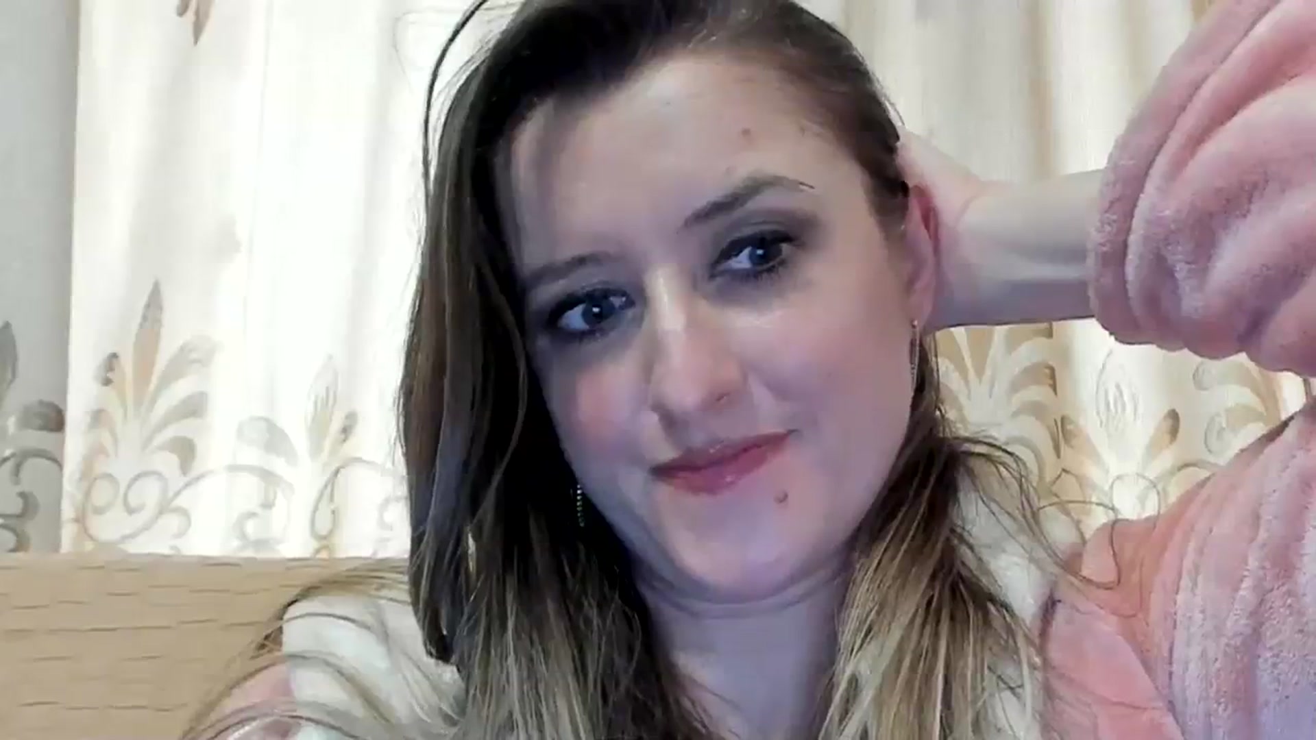 Gallery image thumbnail from BestDream's myfreecams stream on, 01/28/2024, 08:32 image 12 of 20