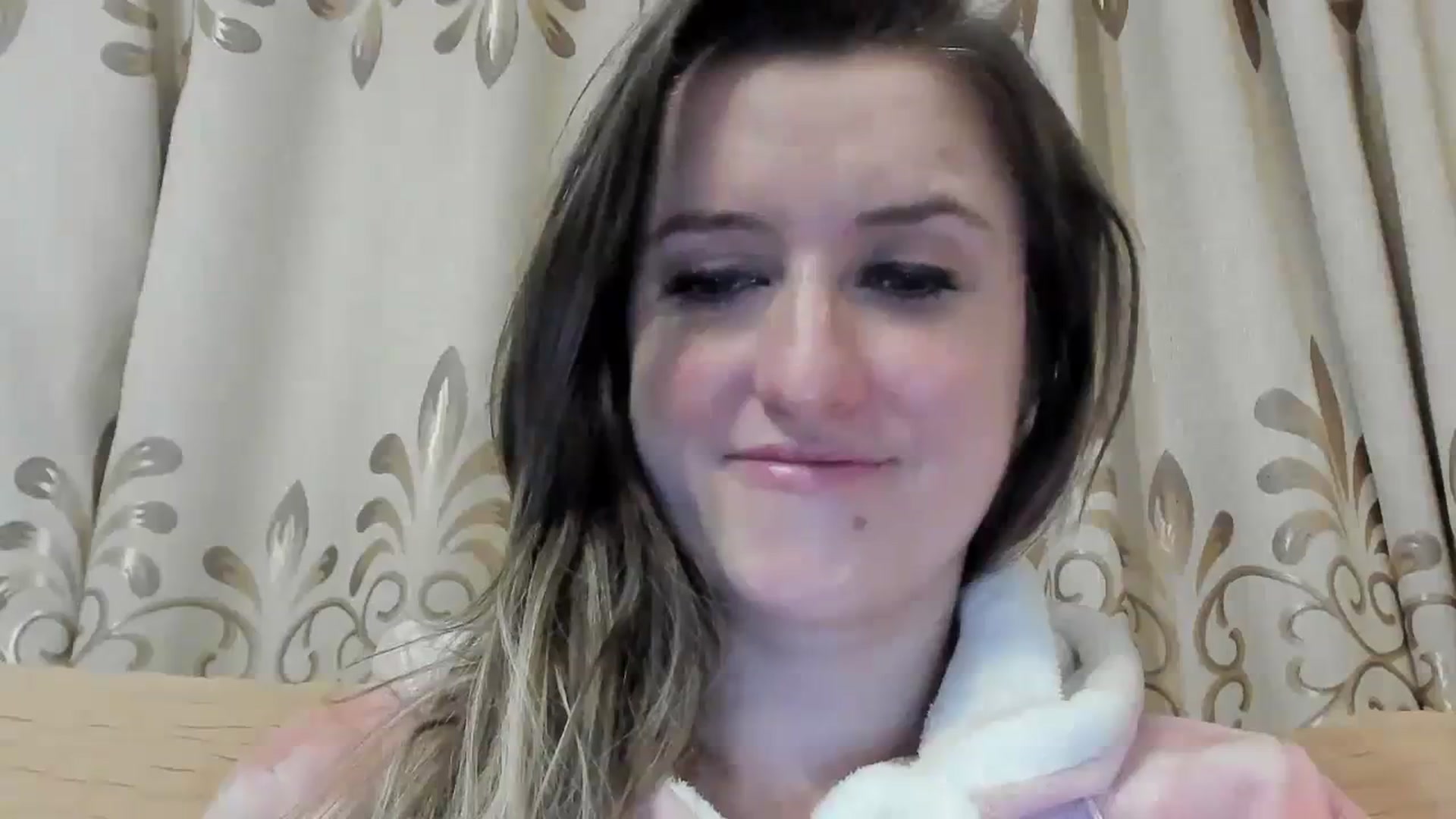 Gallery image thumbnail from BestDream's myfreecams stream on, 02/13/2024, 24:28 image 7 of 20