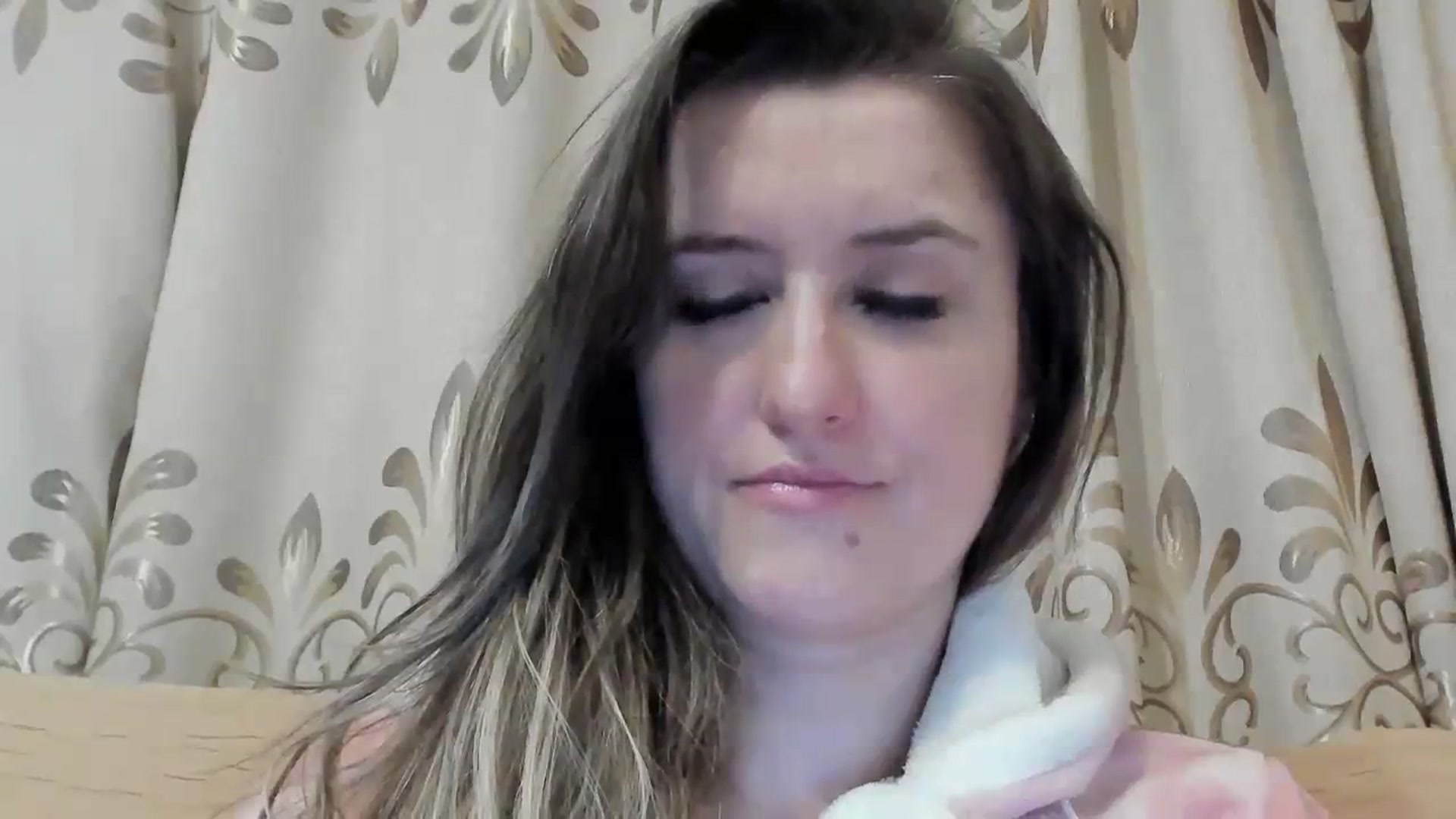Gallery image thumbnail from BestDream's myfreecams stream on, 02/13/2024, 24:28 image 12 of 20