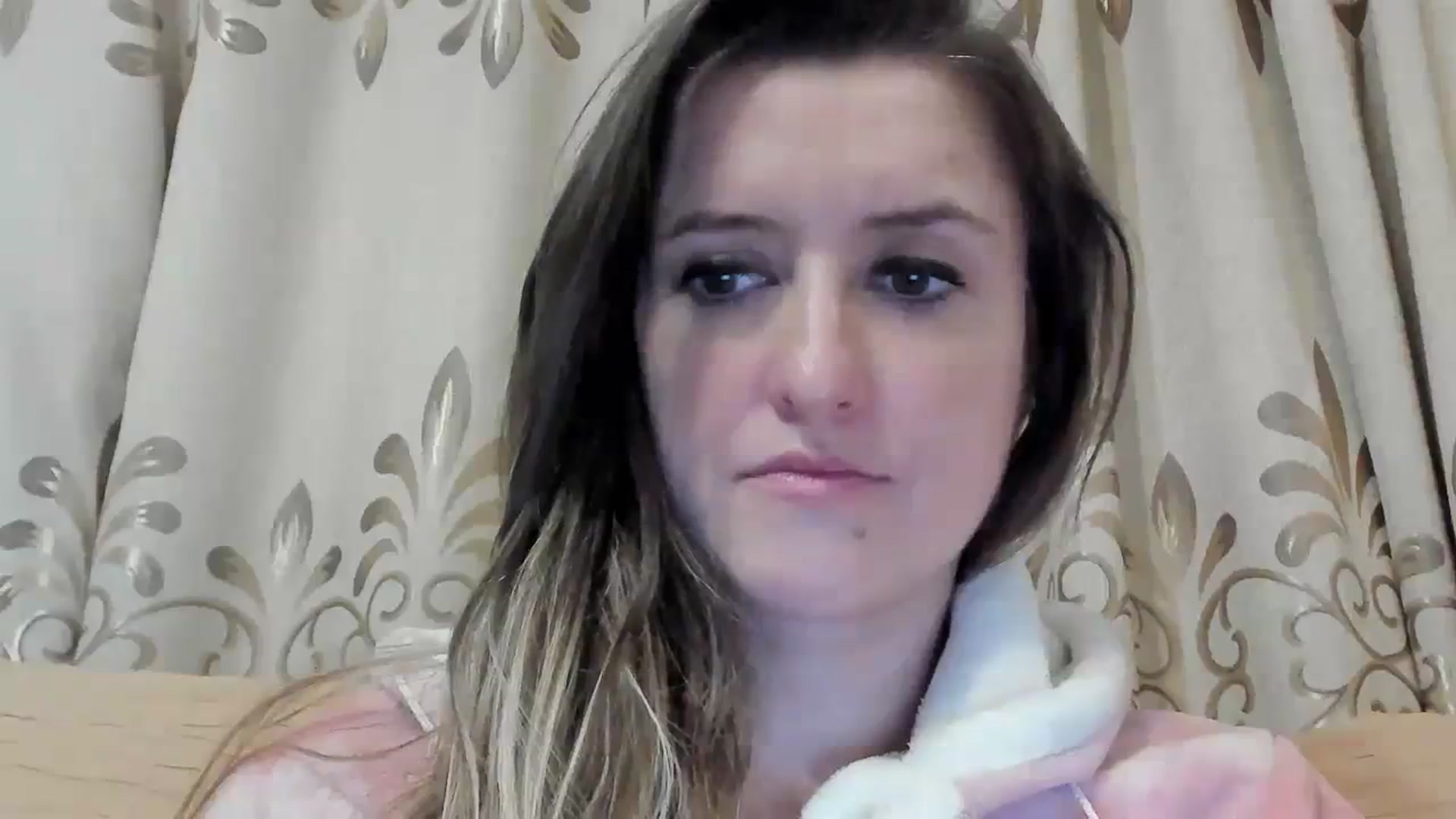 Gallery image thumbnail from BestDream's myfreecams stream on, 02/13/2024, 24:28 image 14 of 20