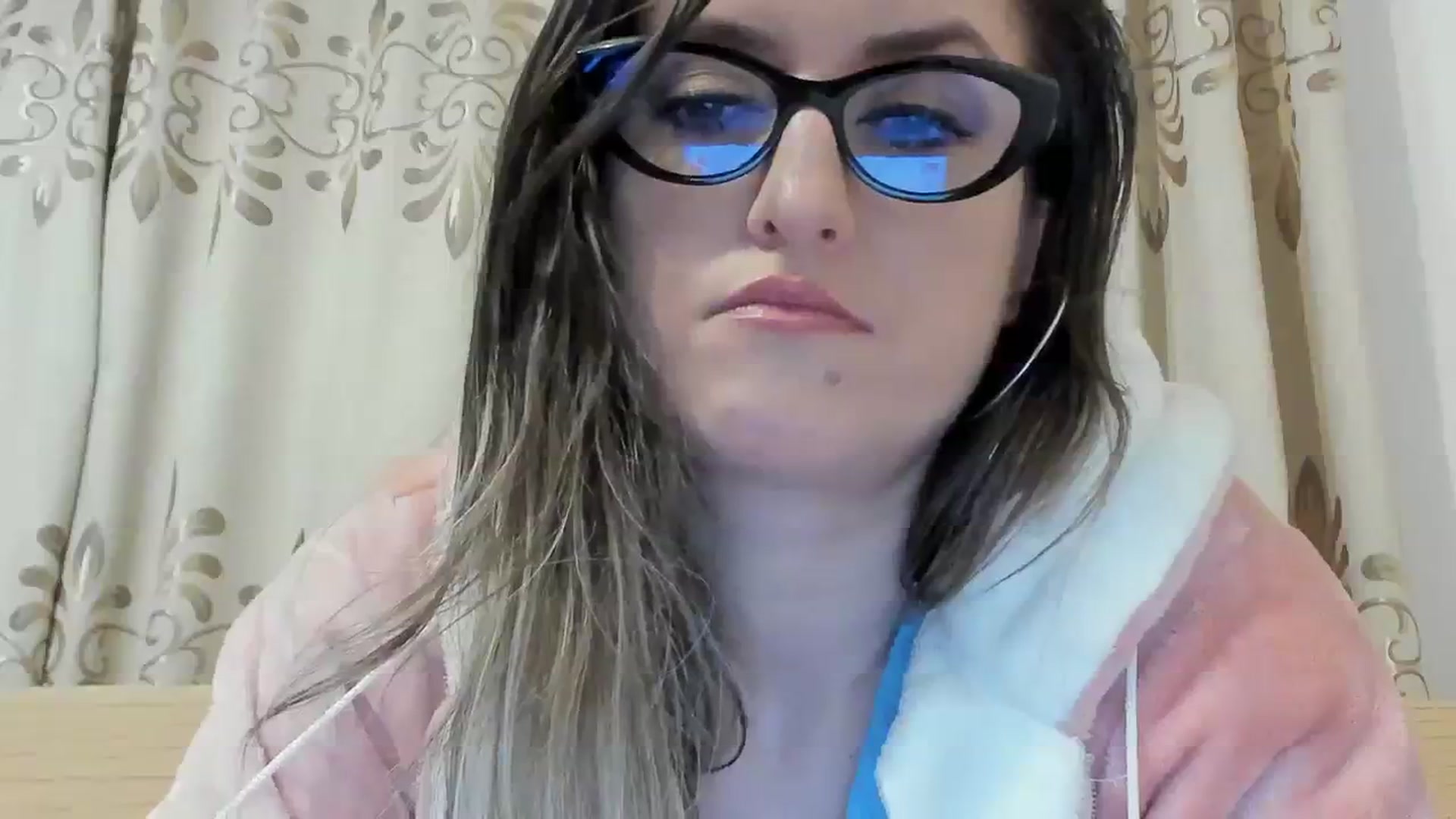 Gallery image thumbnail from BestDream's myfreecams stream on, 02/19/2024, 02:53 image 15 of 20