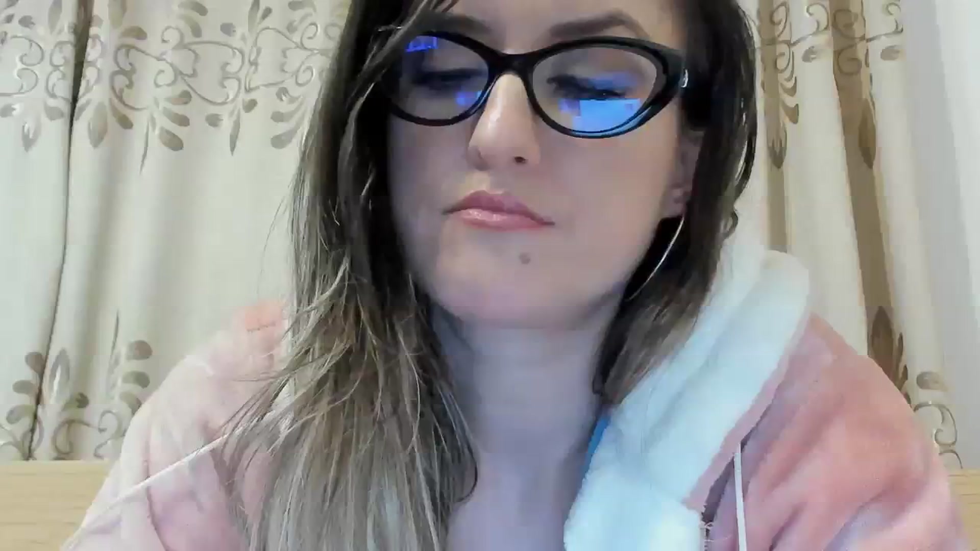 Gallery image thumbnail from BestDream's myfreecams stream on, 02/19/2024, 02:53 image 6 of 20