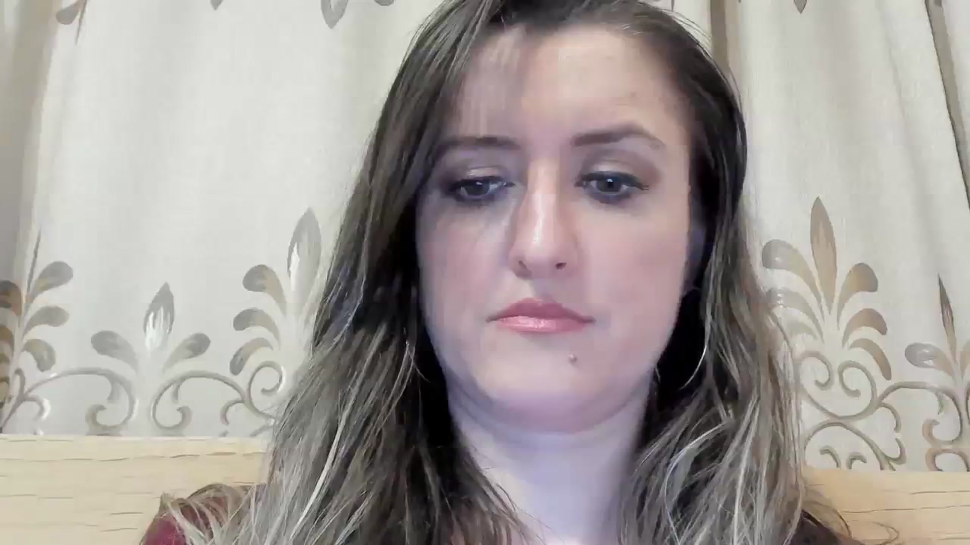 Gallery image thumbnail from BestDream's myfreecams stream on, 02/19/2024, 23:32 image 4 of 20