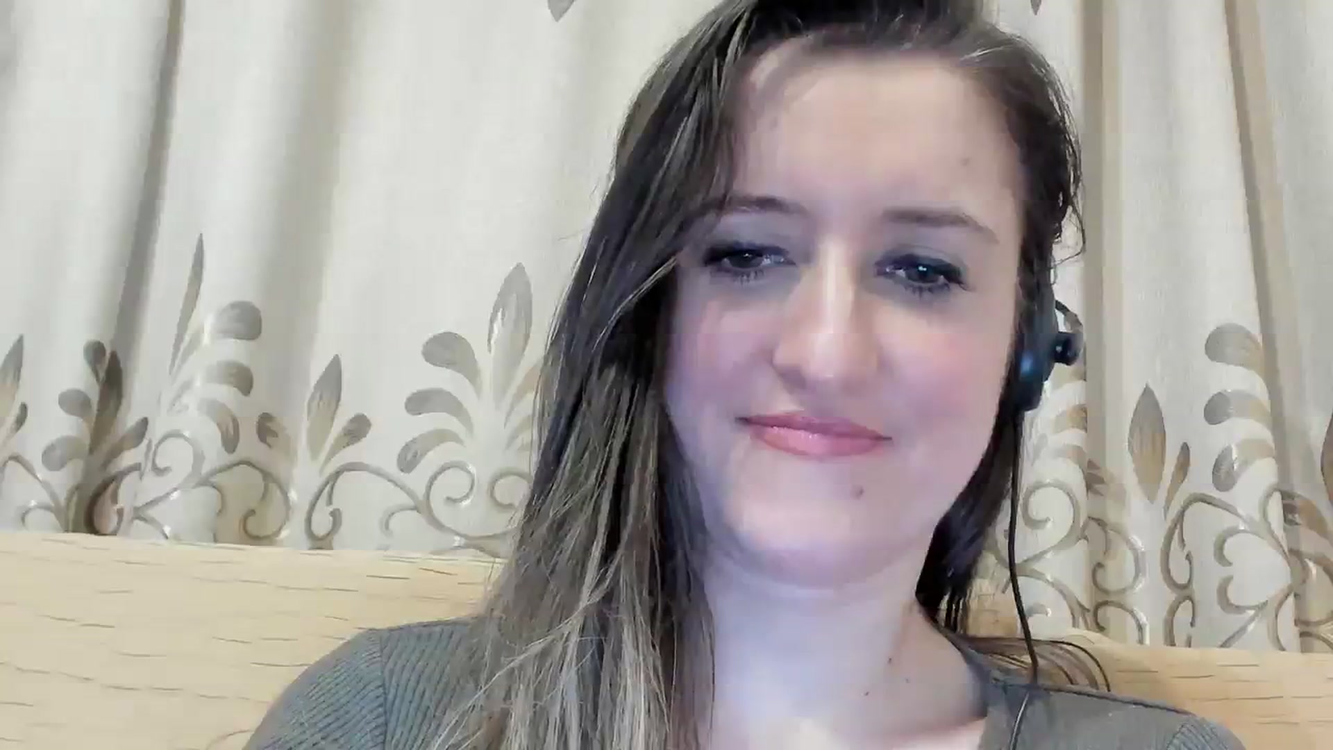 Gallery image thumbnail from BestDream's myfreecams stream on, 03/04/2024, 03:03 image 15 of 20