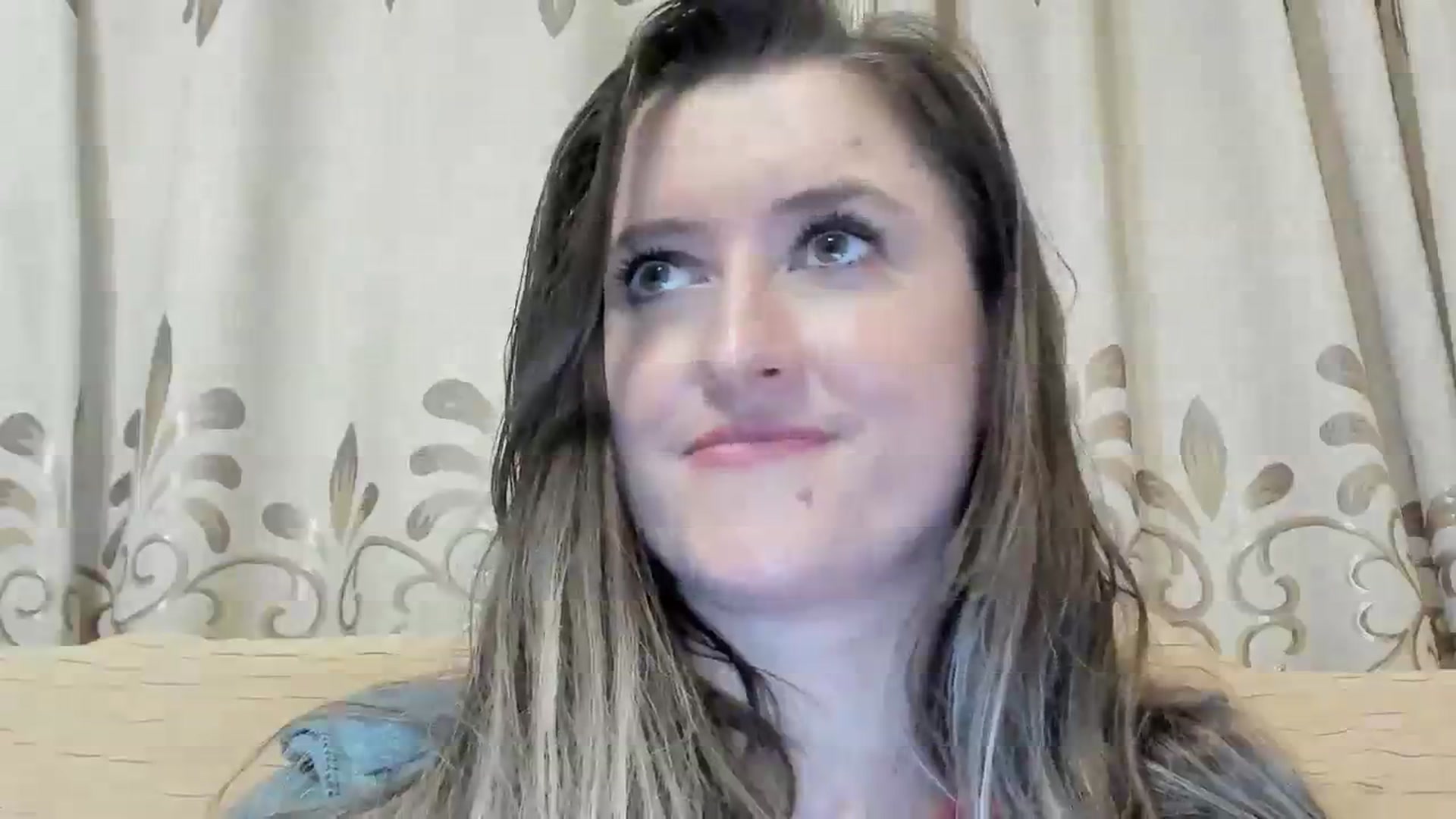 Gallery image thumbnail from BestDream's myfreecams stream on, 03/08/2024, 22:31 image 8 of 20