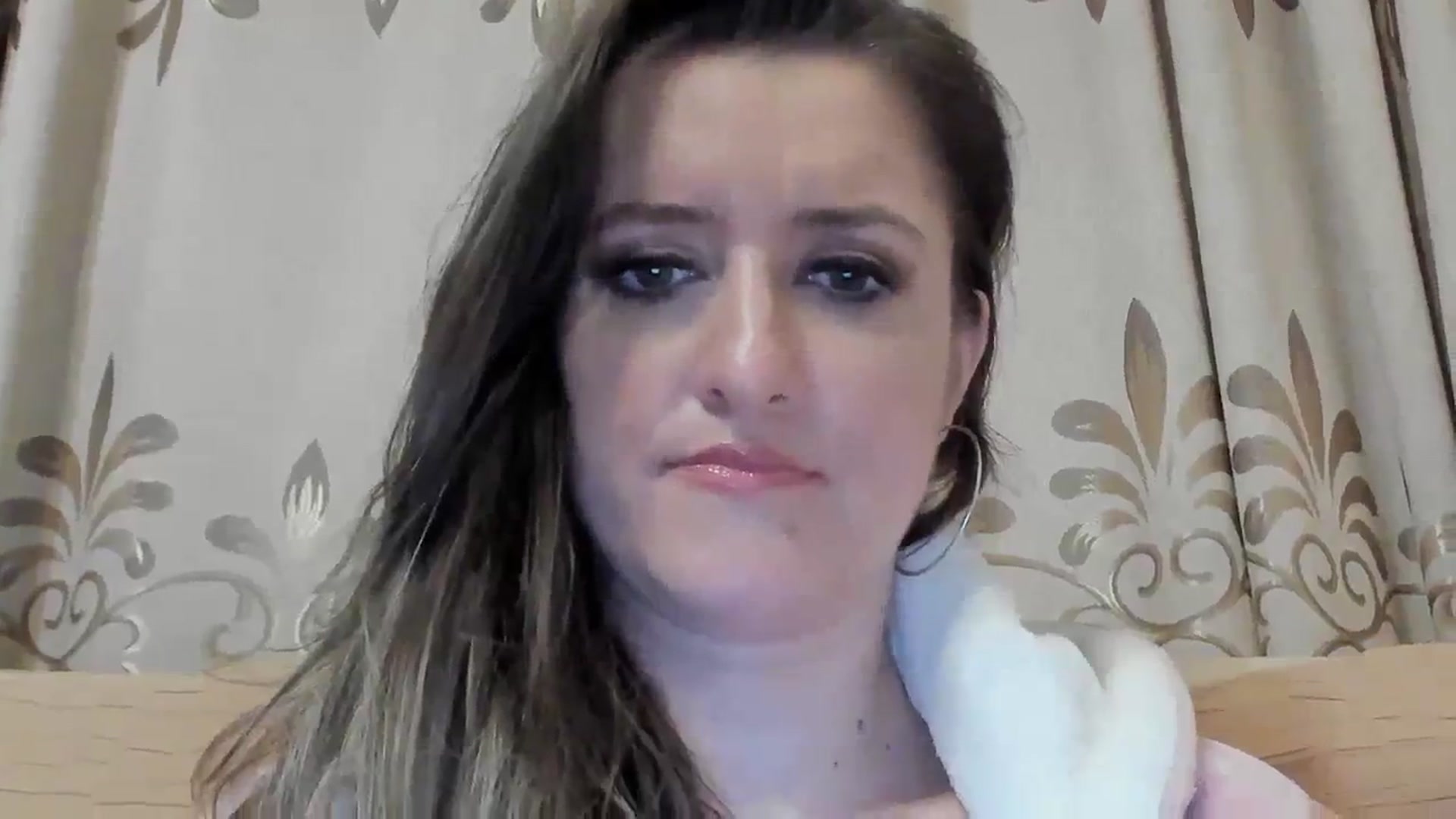 Gallery image thumbnail from BestDream's myfreecams stream on, 03/31/2024, 22:02 image 6 of 20