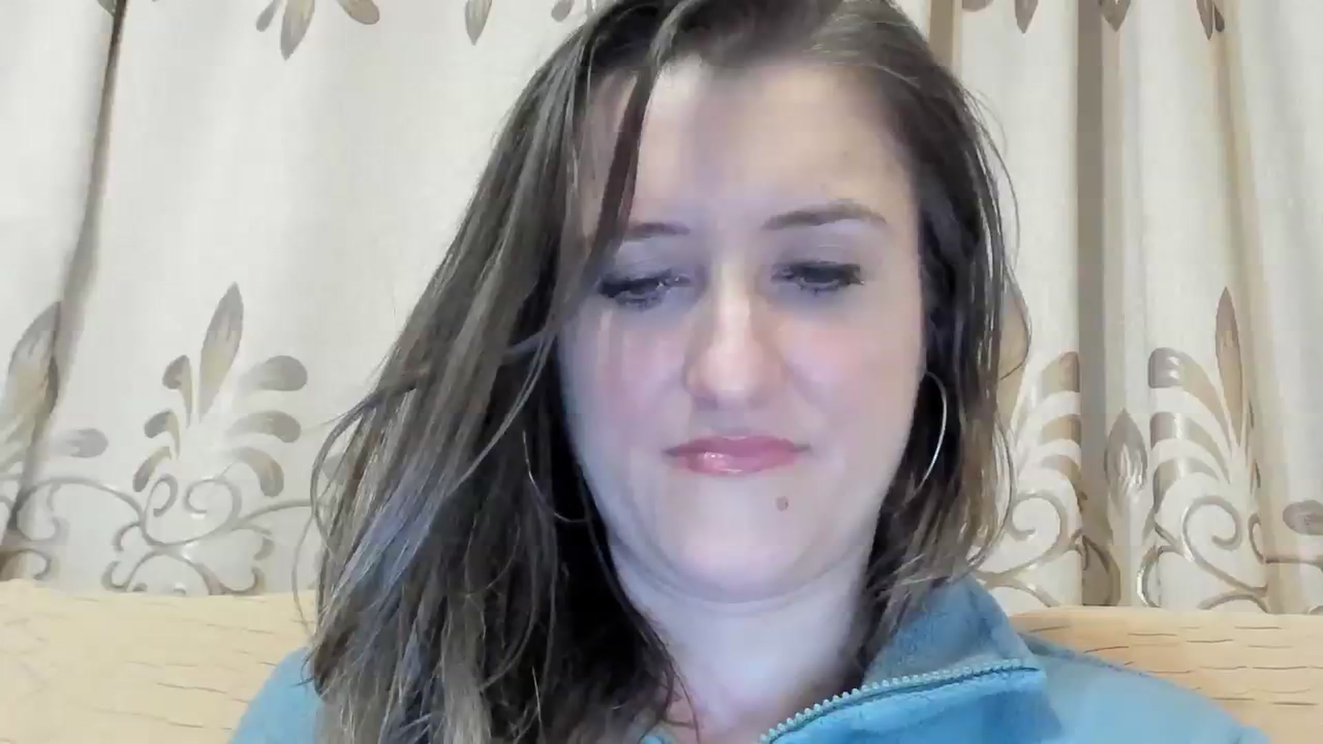 Gallery image thumbnail from BestDream's myfreecams stream on, 04/02/2024, 20:19 image 15 of 20