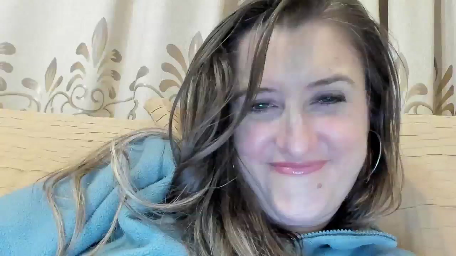 Gallery image thumbnail from BestDream's myfreecams stream on, 04/02/2024, 20:19 image 17 of 20