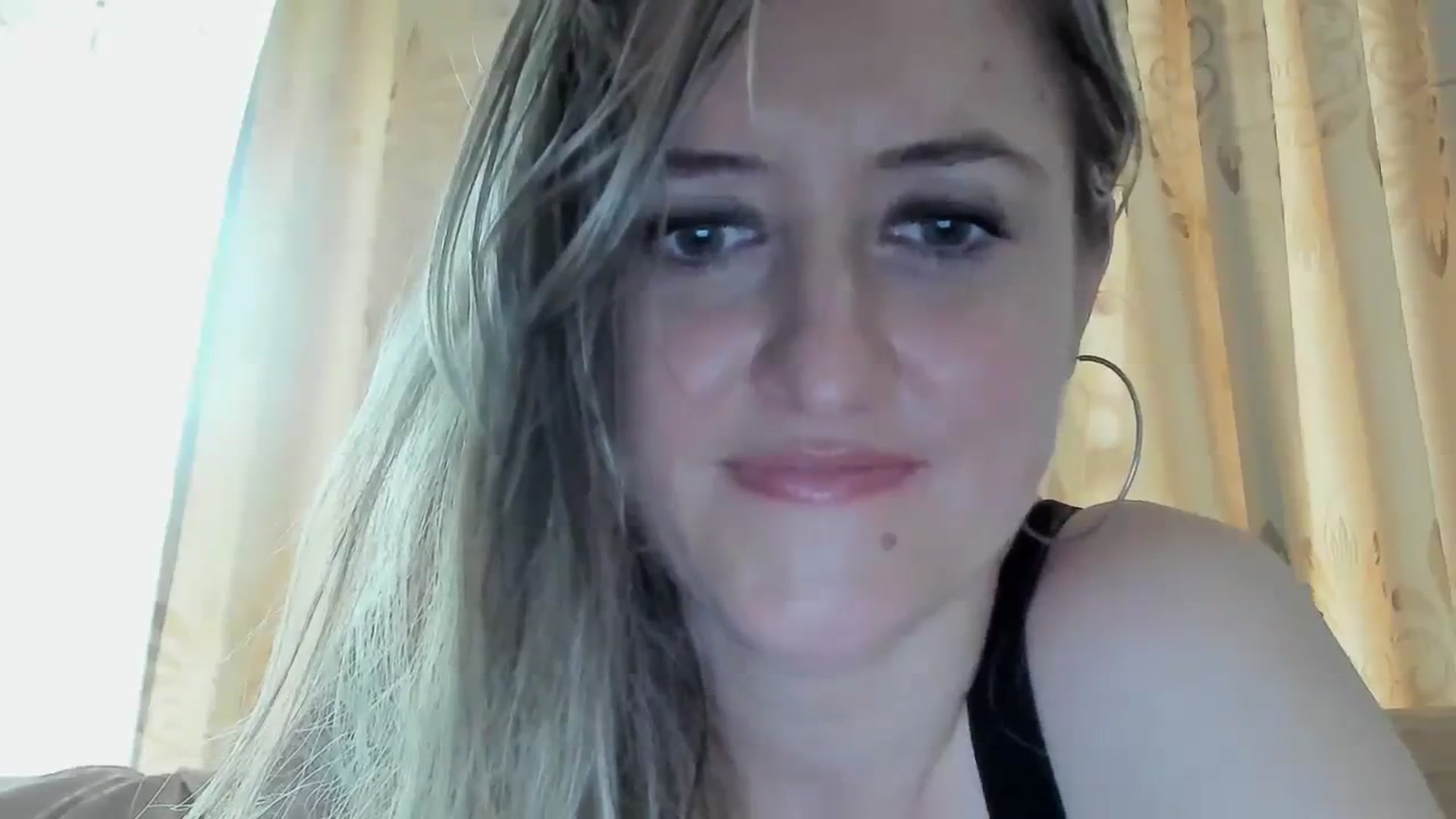 Gallery image thumbnail from BestDream's myfreecams stream on, 04/13/2024, 12:03 image 9 of 20