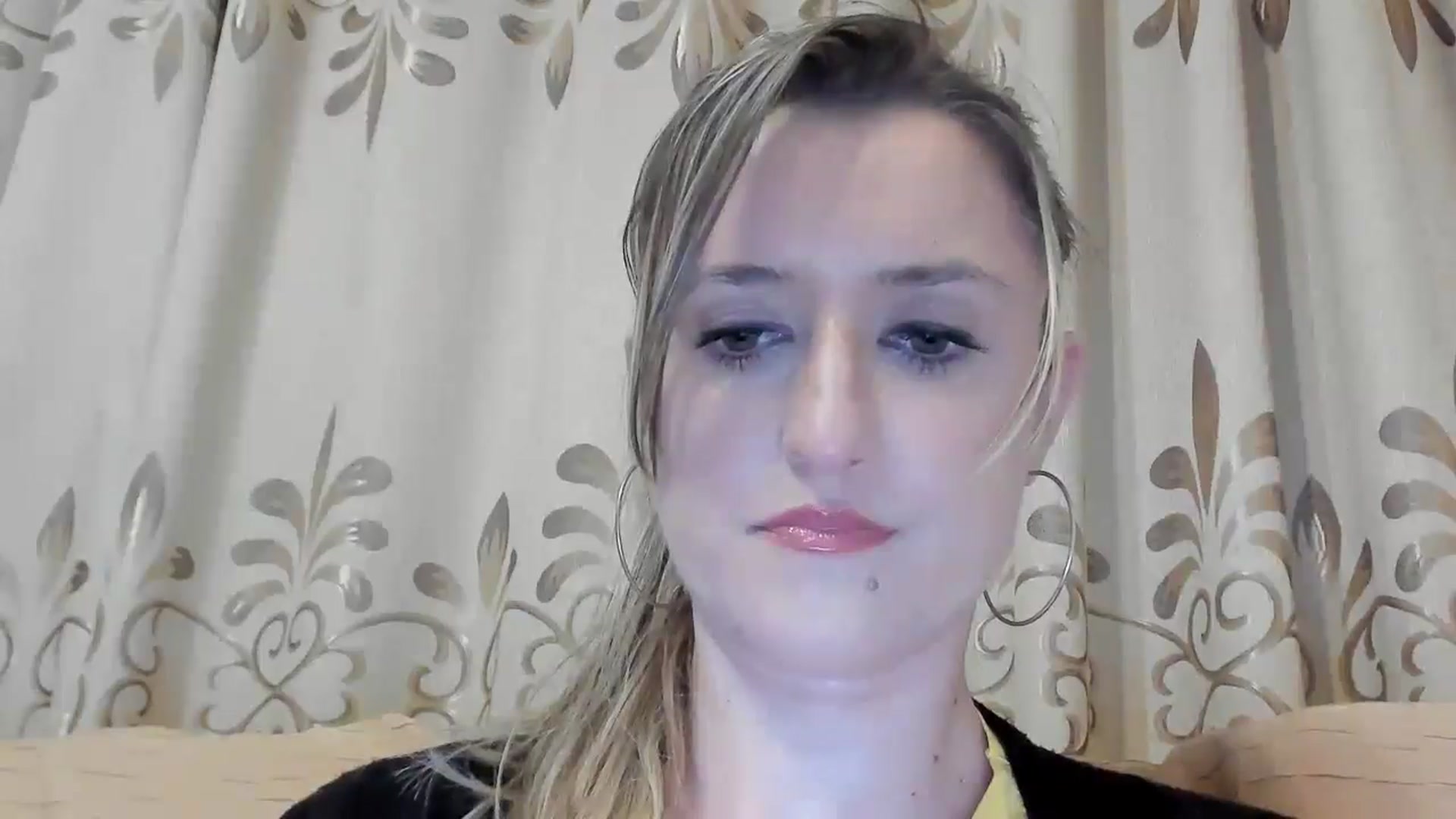 Gallery image thumbnail from BestDream's myfreecams stream on, 04/16/2024, 19:54 image 13 of 20