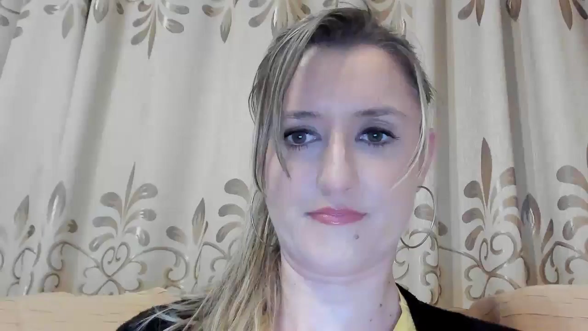 Gallery image thumbnail from BestDream's myfreecams stream on, 04/16/2024, 19:54 image 11 of 20
