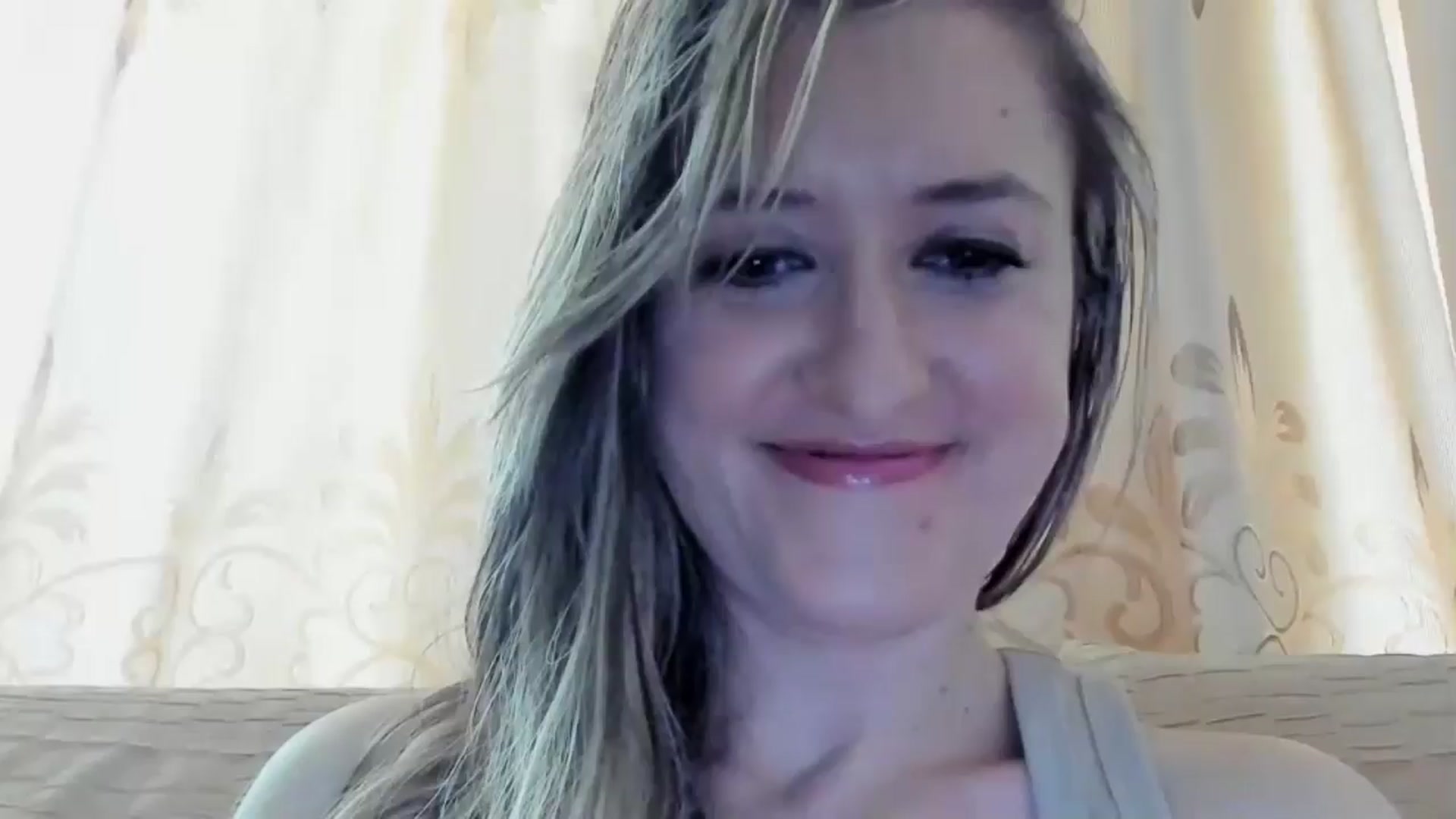 Gallery image thumbnail from BestDream's myfreecams stream on, 04/19/2024, 13:23 image 4 of 20
