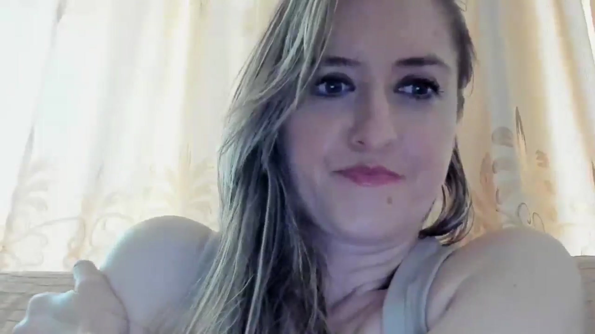 Gallery image thumbnail from BestDream's myfreecams stream on, 04/19/2024, 13:23 image 19 of 20