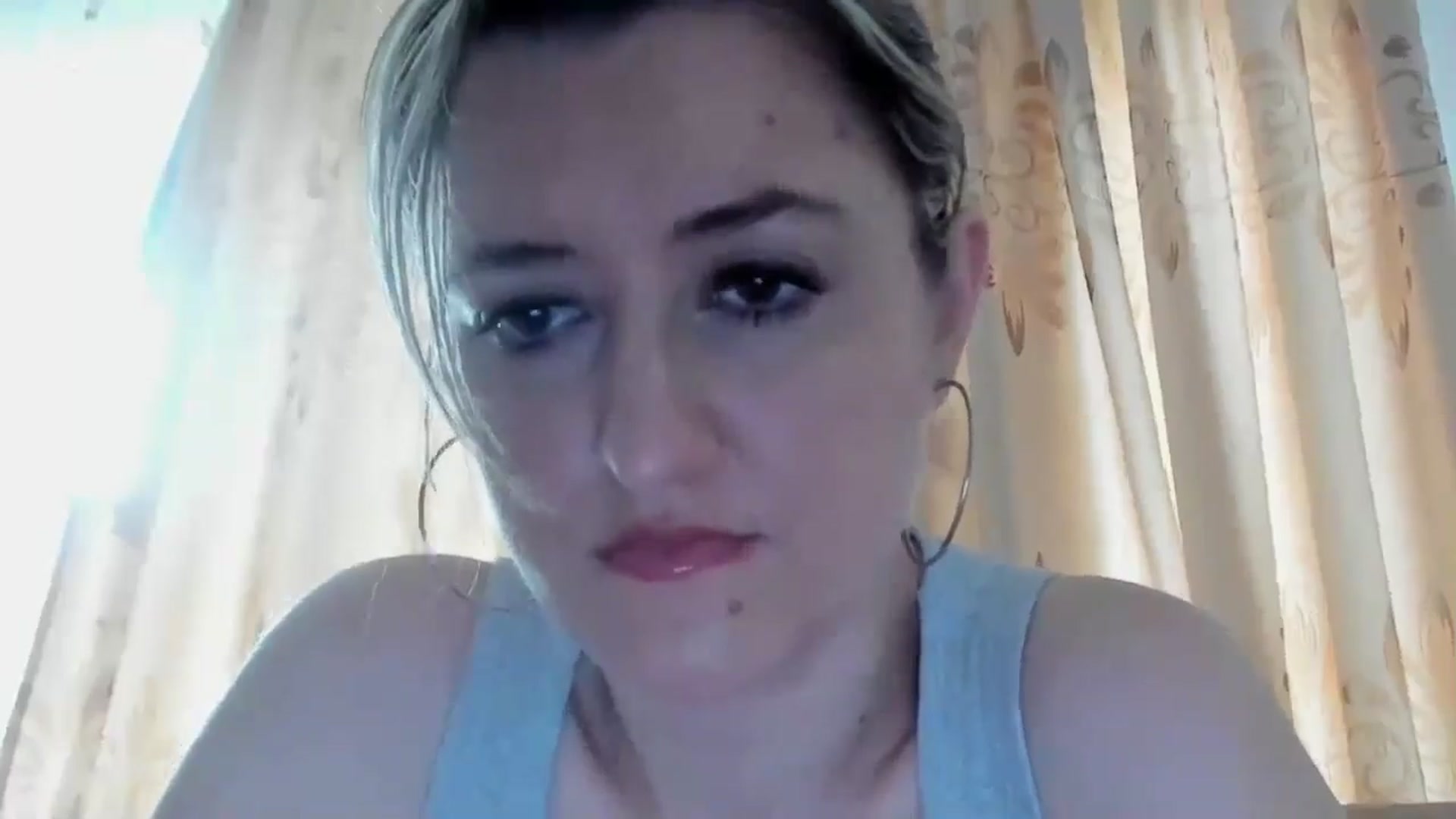 Gallery image thumbnail from BestDream's myfreecams stream on, 04/20/2024, 09:36 image 3 of 20