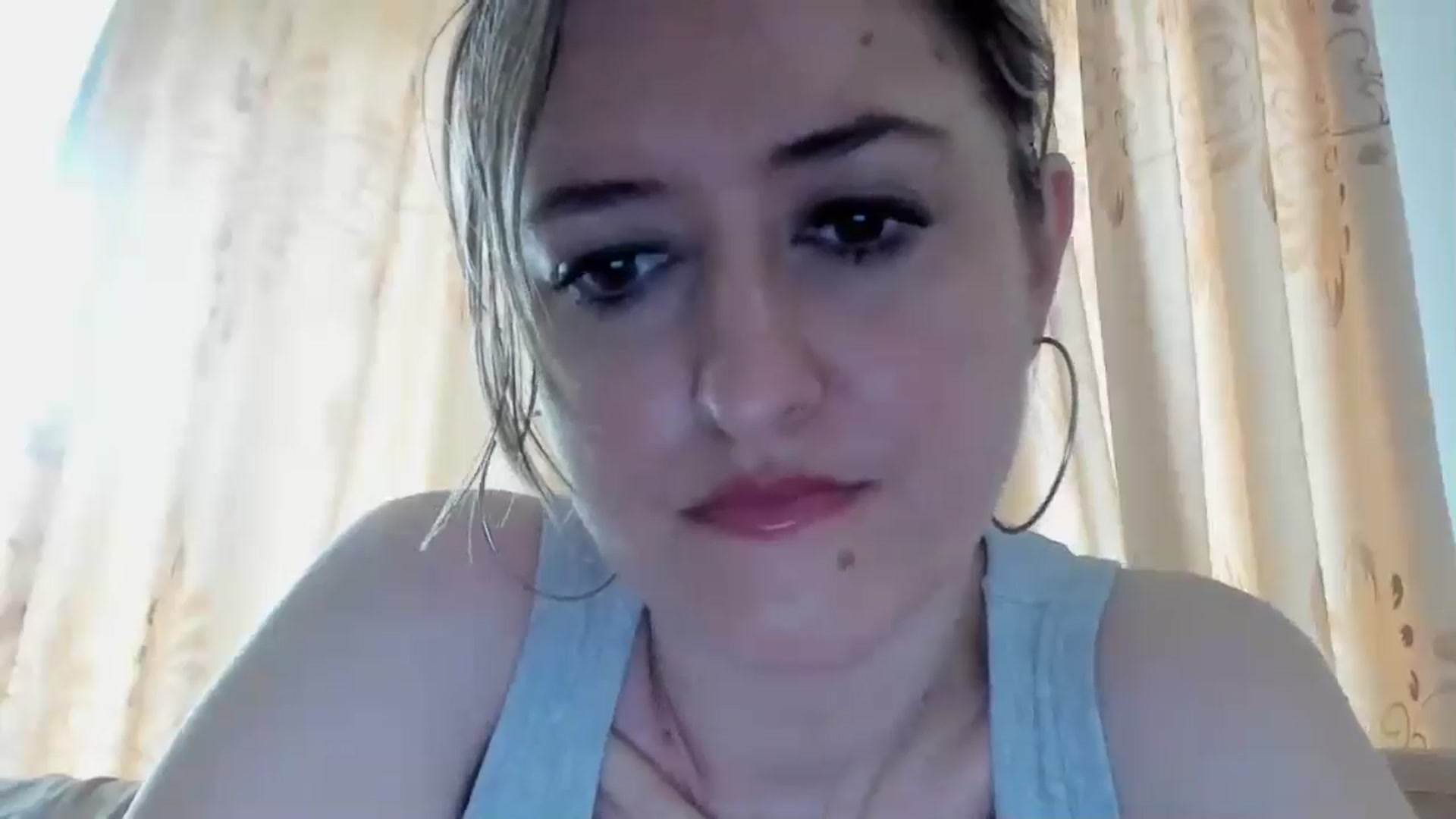Gallery image thumbnail from BestDream's myfreecams stream on, 04/20/2024, 09:36 image 12 of 20