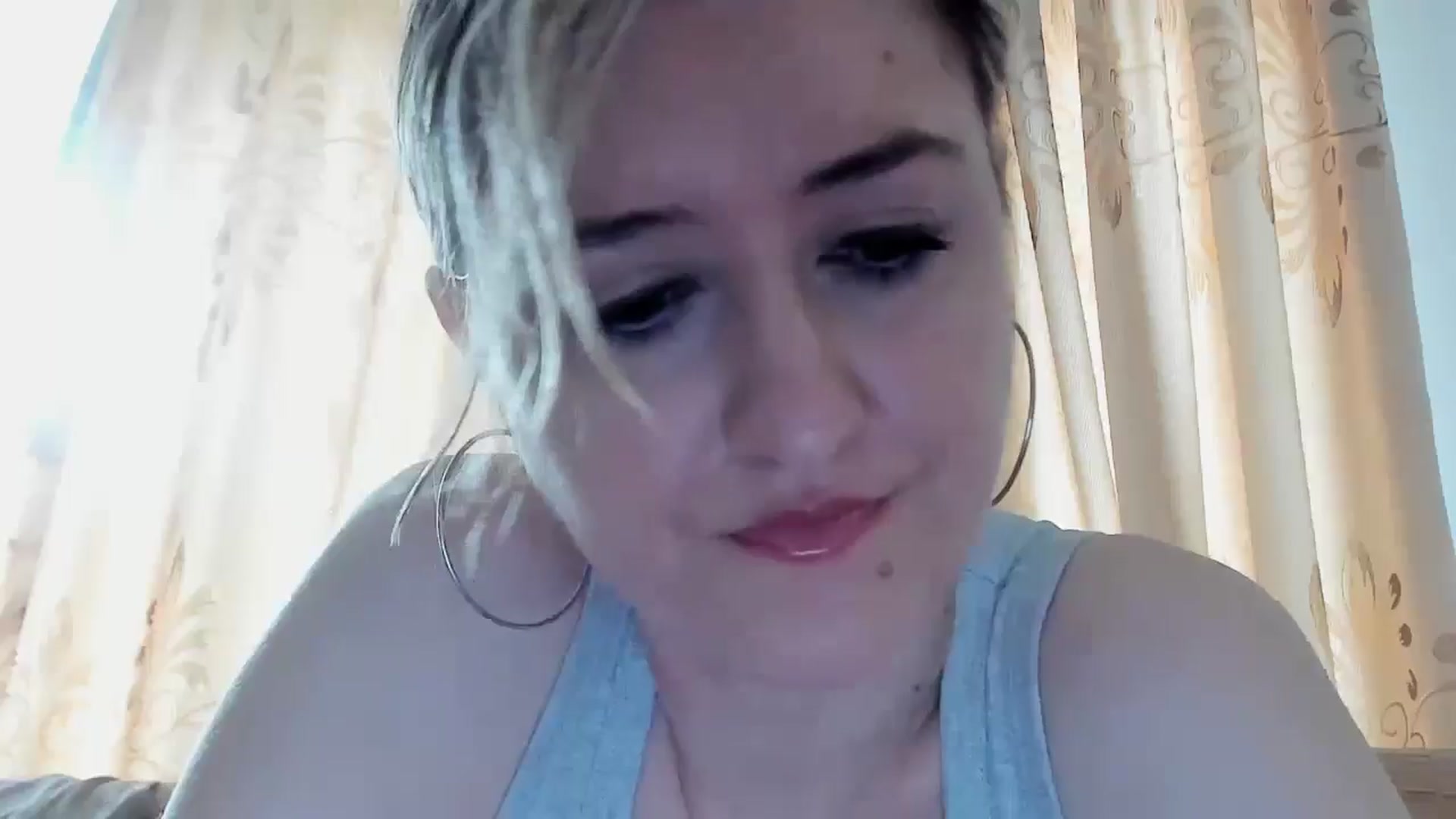 Gallery image thumbnail from BestDream's myfreecams stream on, 04/20/2024, 09:36 image 16 of 20