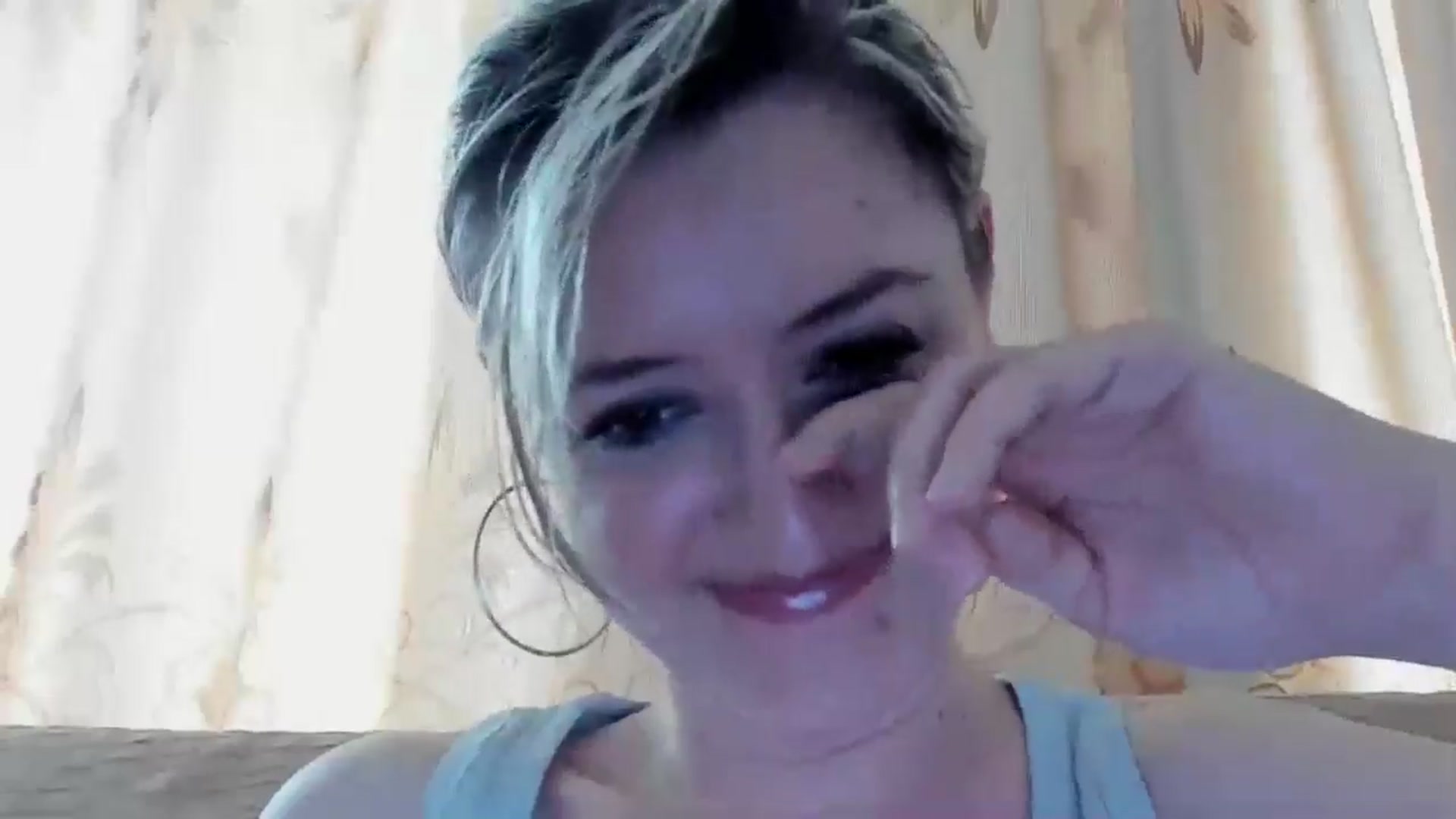 Gallery image thumbnail from BestDream's myfreecams stream on, 04/20/2024, 10:45 image 15 of 20