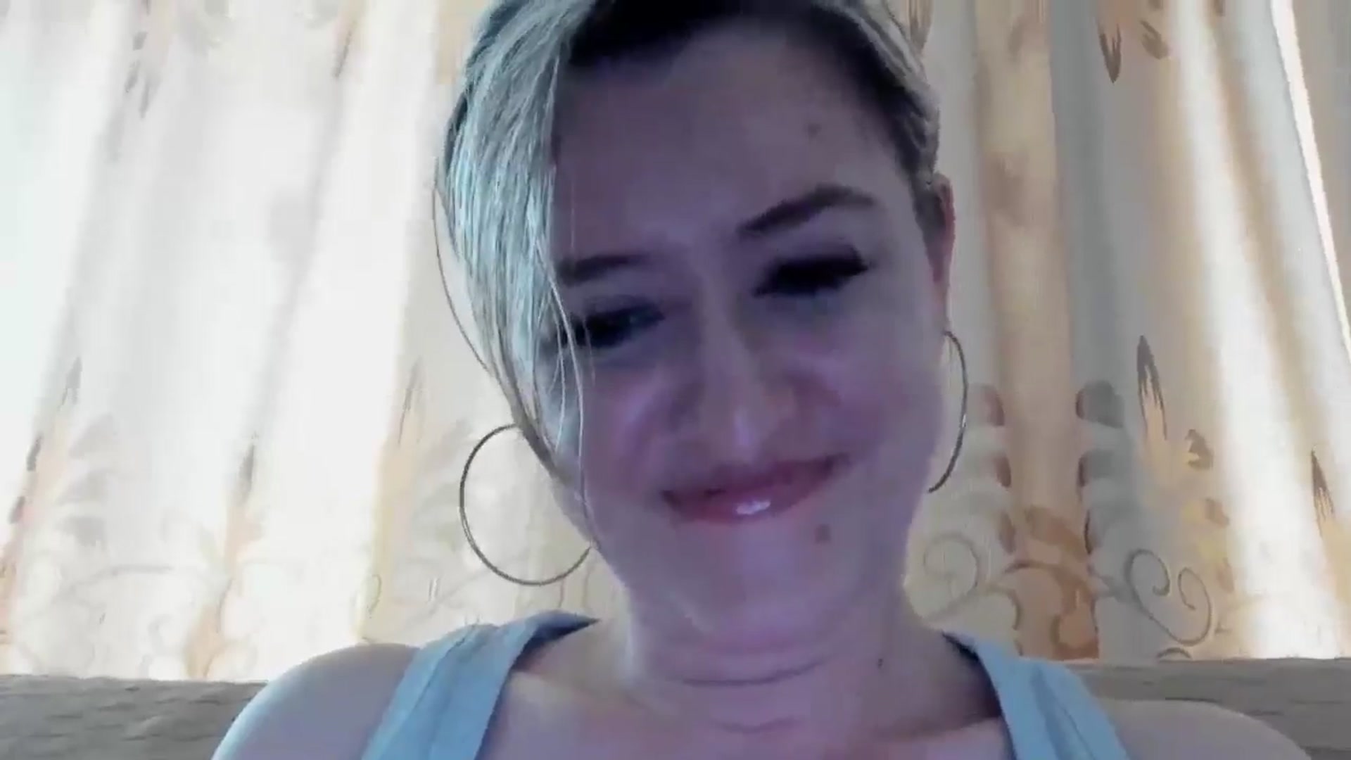 Gallery image thumbnail from BestDream's myfreecams stream on, 04/20/2024, 10:45 image 13 of 20