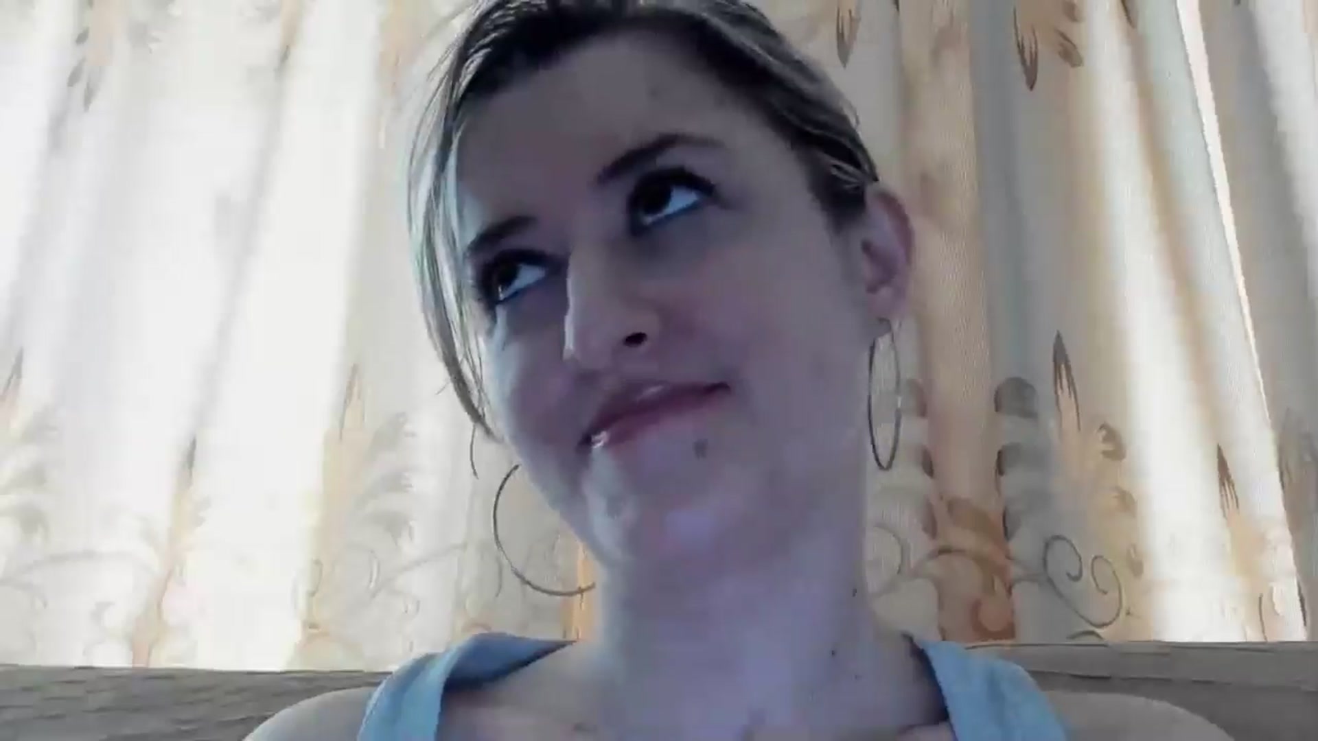 Gallery image thumbnail from BestDream's myfreecams stream on, 04/20/2024, 10:45 image 4 of 20