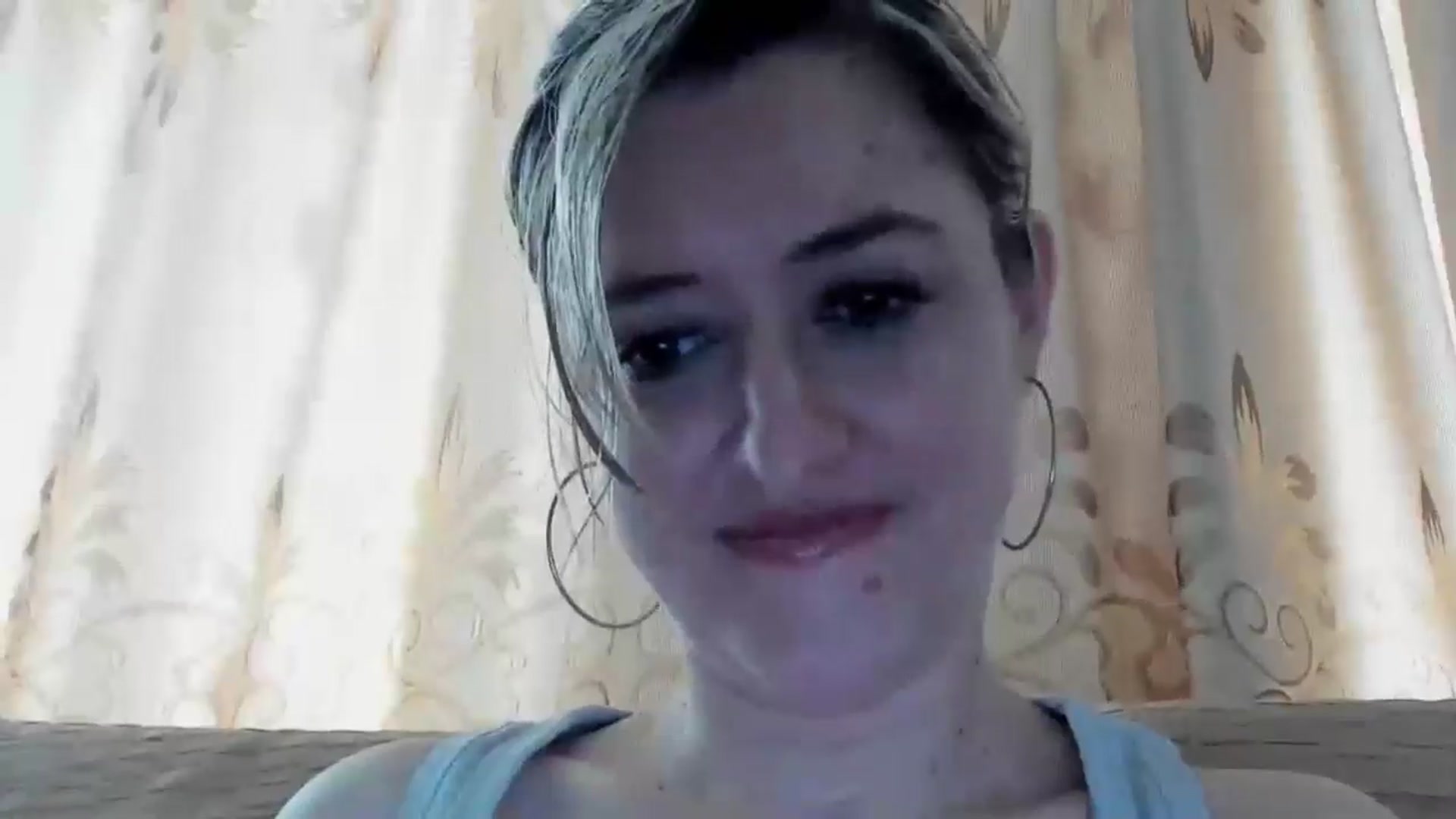 Gallery image thumbnail from BestDream's myfreecams stream on, 04/20/2024, 10:45 image 17 of 20