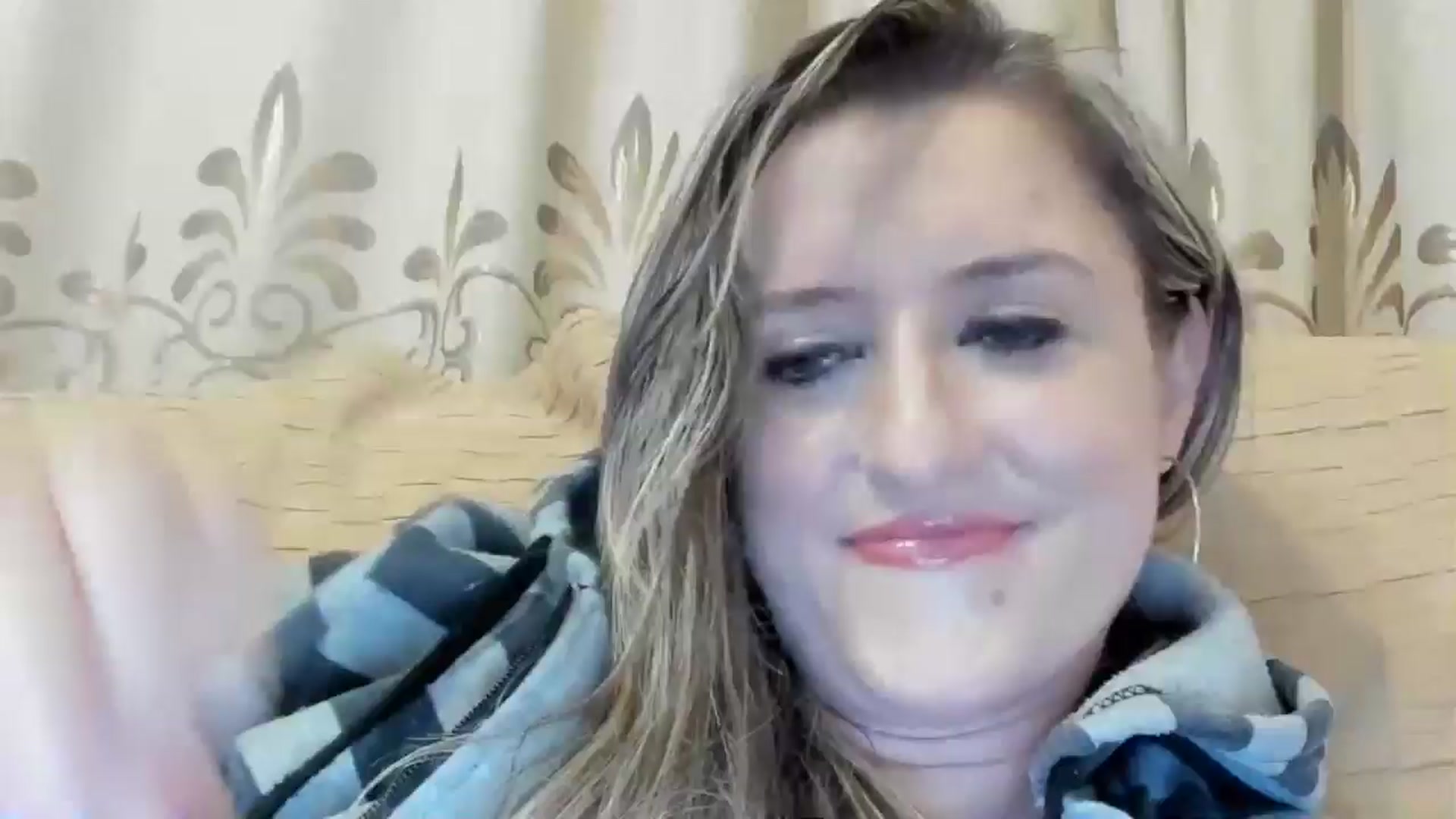 Gallery image thumbnail from BestDream's myfreecams stream on, 04/25/2024, 22:41 image 14 of 20