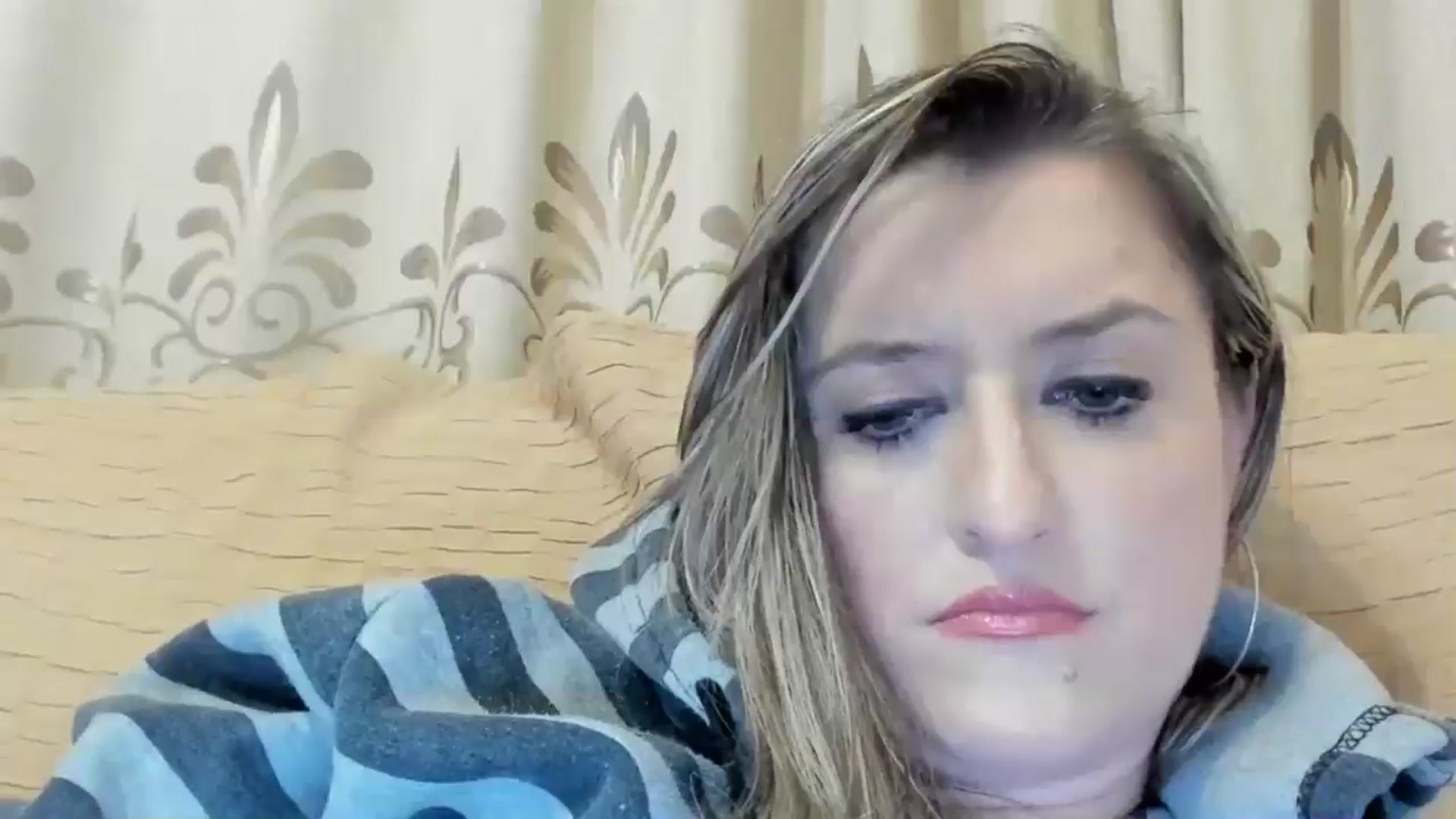 Gallery image thumbnail from BestDream's myfreecams stream on, 04/25/2024, 22:41 image 17 of 20